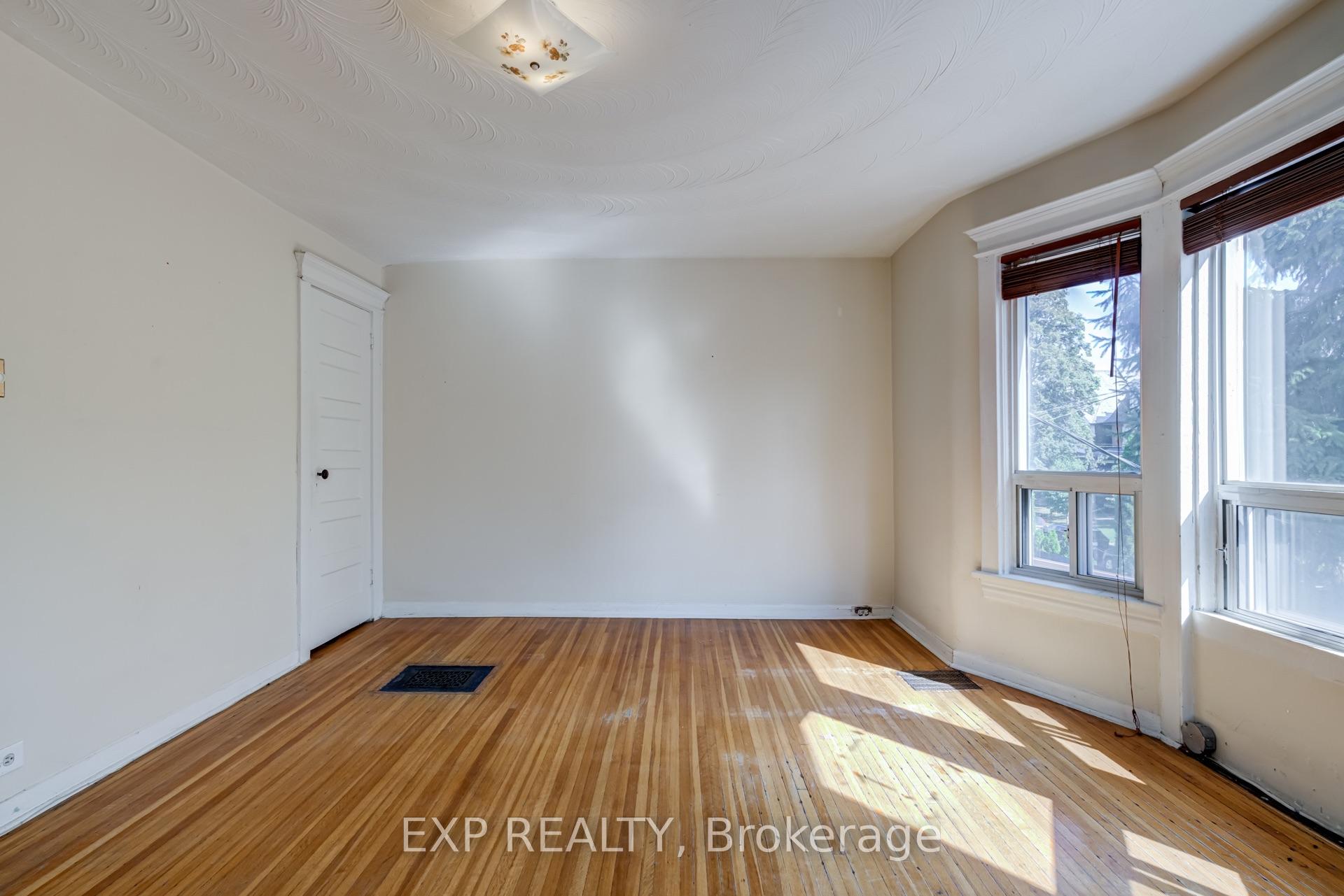 Photo 8 of Unit 2nd & 3rd, 196 Beatrice Street, Toronto, Palmerston-Little Italy — HOMEH