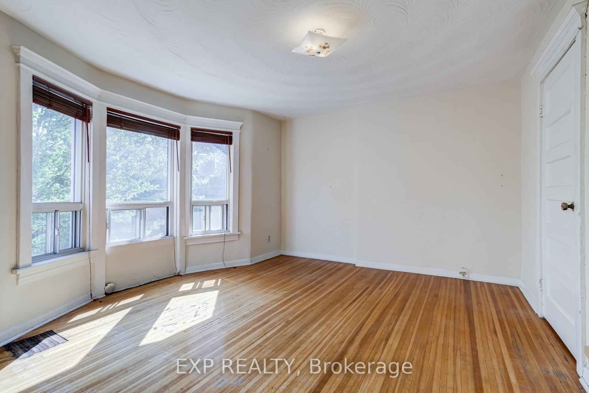 Photo 9 of Unit 2nd & 3rd, 196 Beatrice Street, Toronto, Palmerston-Little Italy — HOMEH