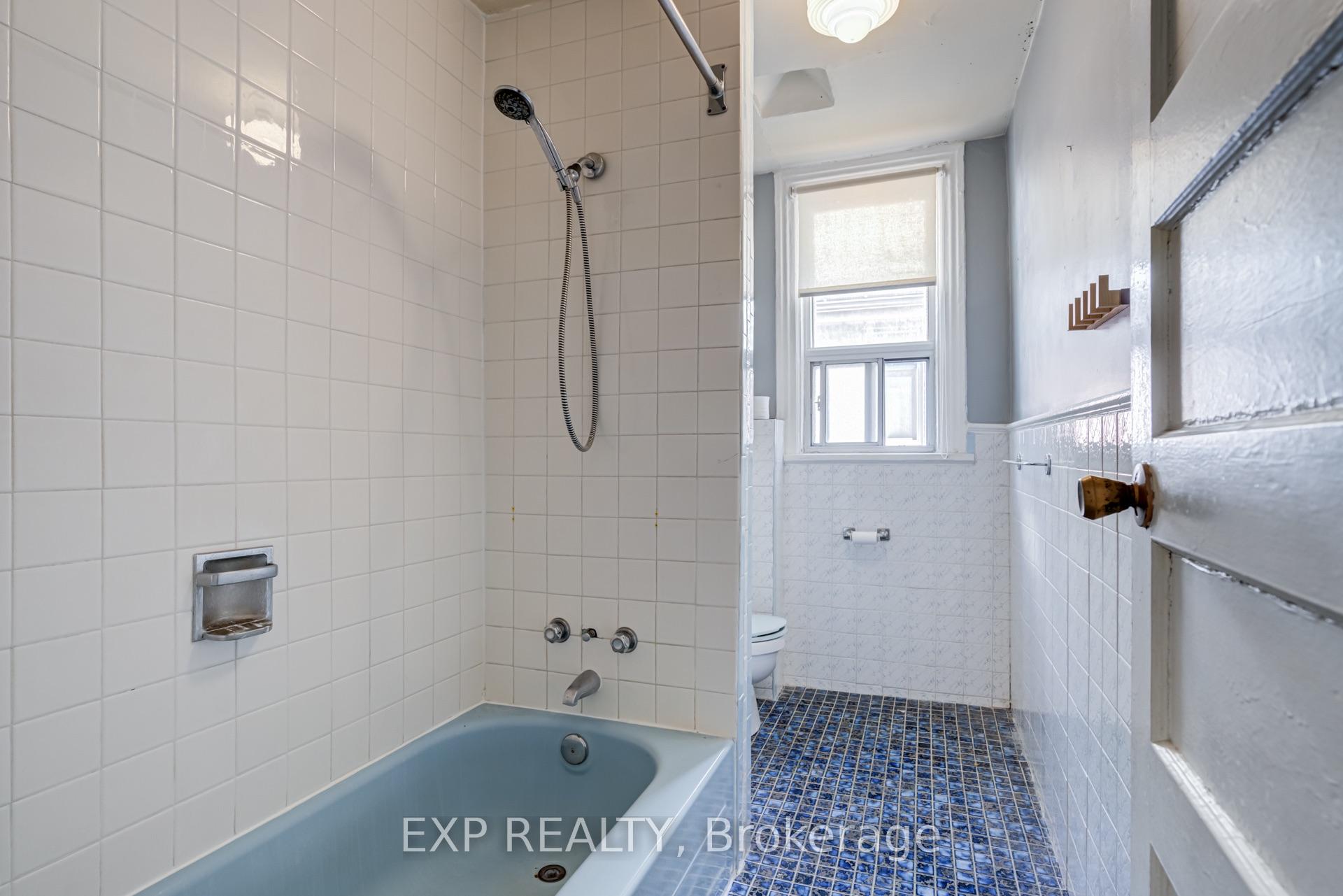 Photo 13 of Unit 2nd & 3rd, 196 Beatrice Street, Toronto, Palmerston-Little Italy — HOMEH