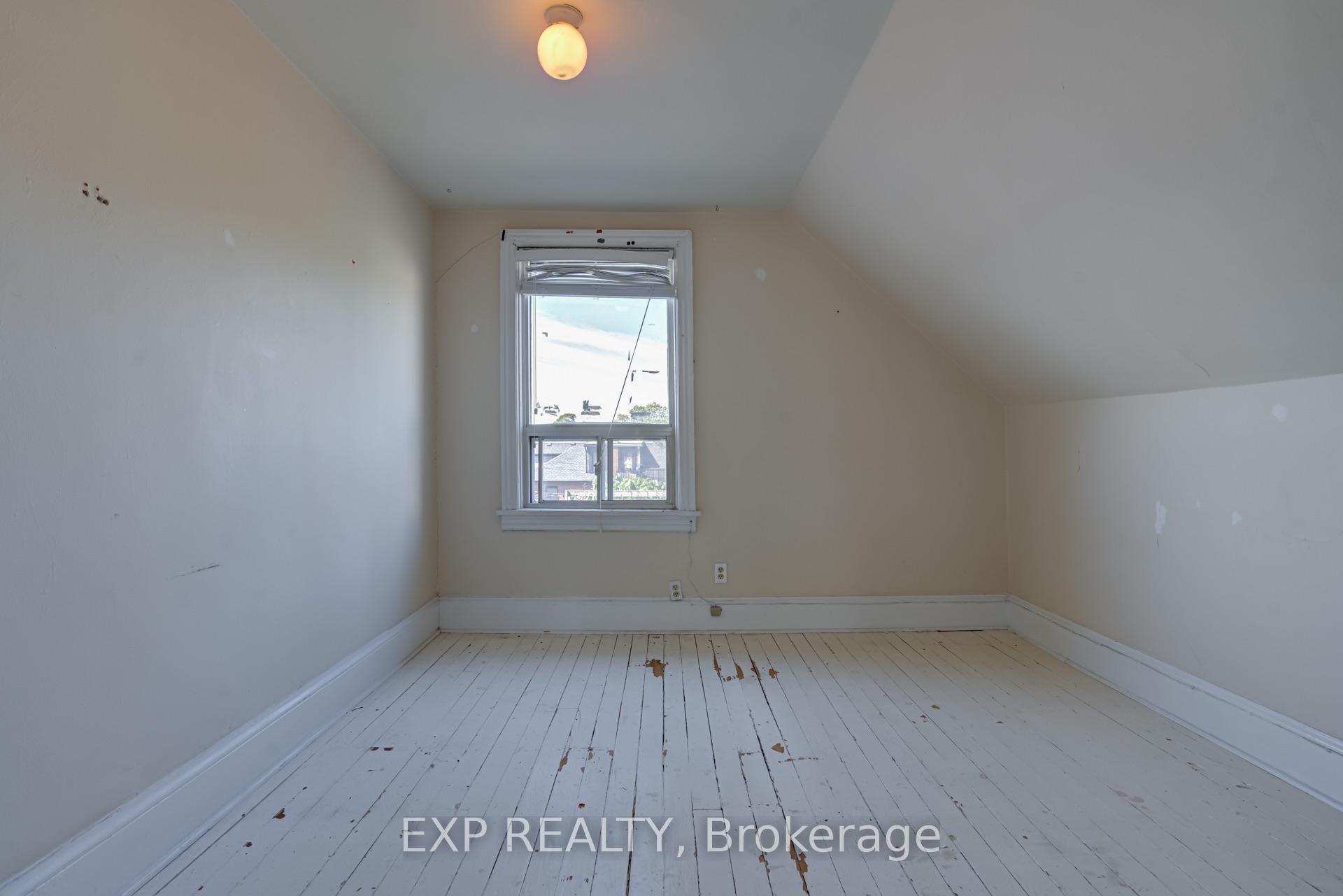 Photo 21 of Unit 2nd & 3rd, 196 Beatrice Street, Toronto, Palmerston-Little Italy — HOMEH