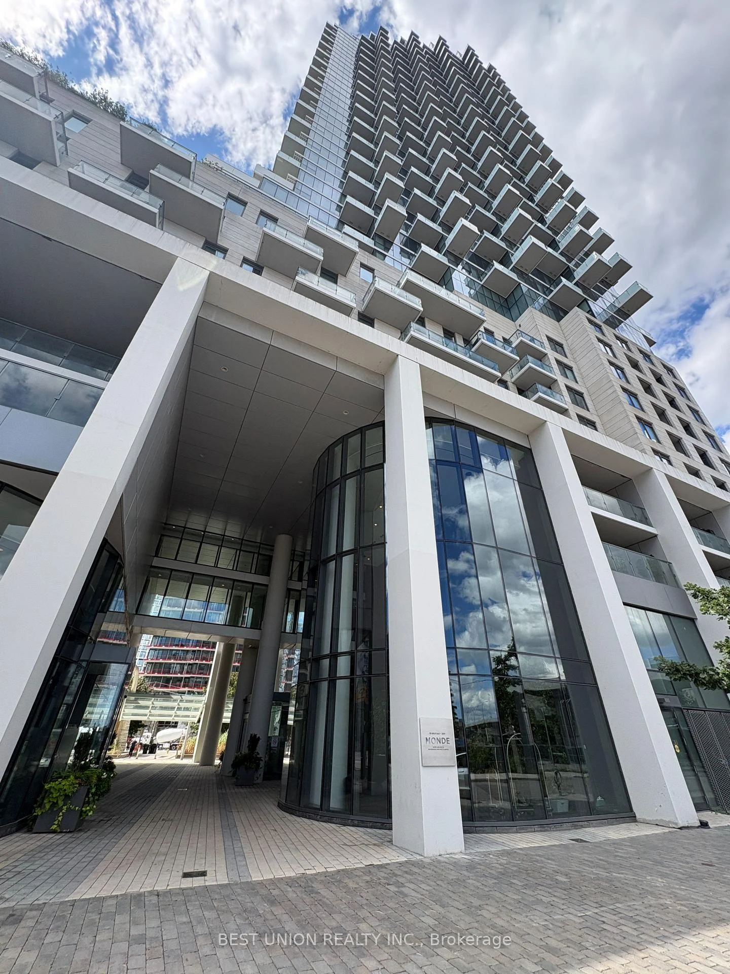 Front of Unit 1507, 16 Bonnycastle Street