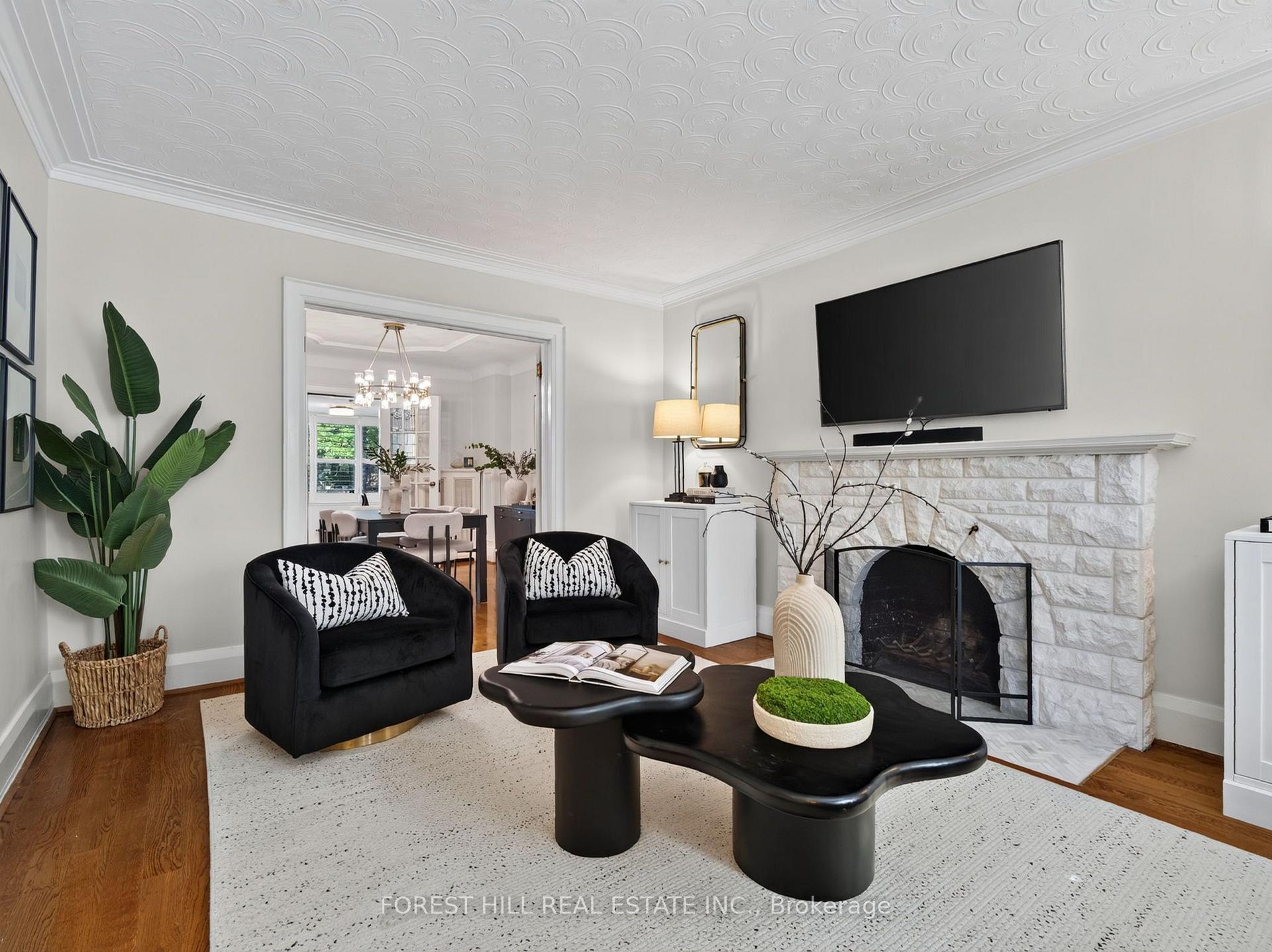 Photo 3 of 25 Castlewood Road, Toronto, Lawrence Park South — HOMEH