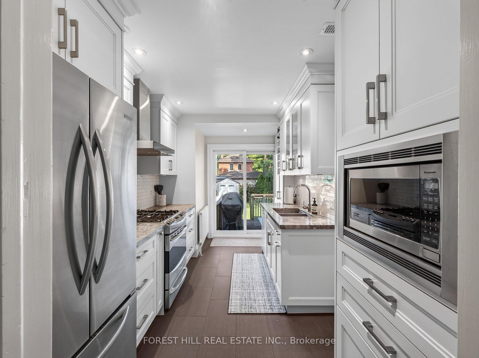 Photo 11 of 25 Castlewood Road, Toronto, Lawrence Park South — HOMEH