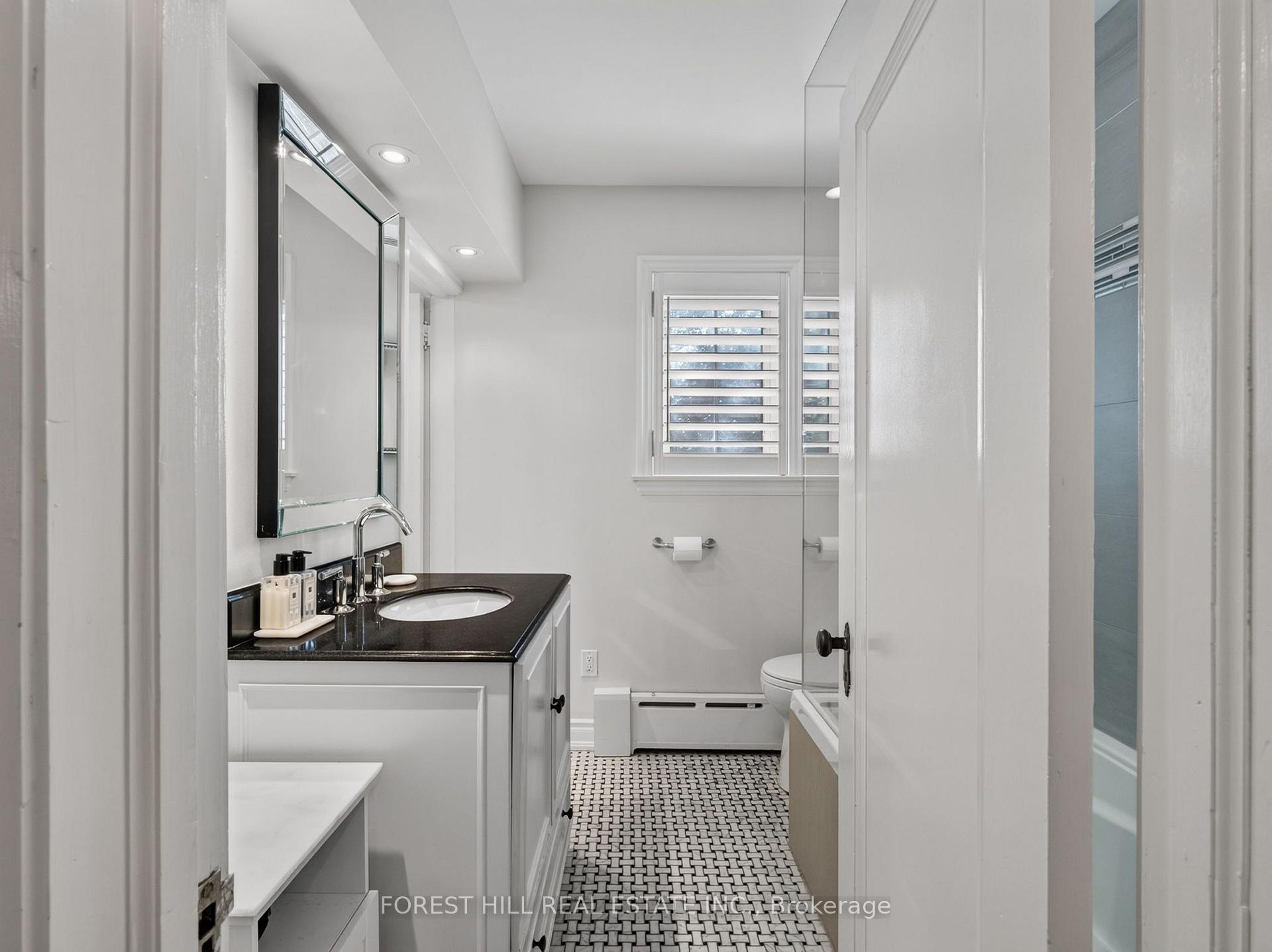 Photo 17 of 25 Castlewood Road, Toronto, Lawrence Park South — HOMEH