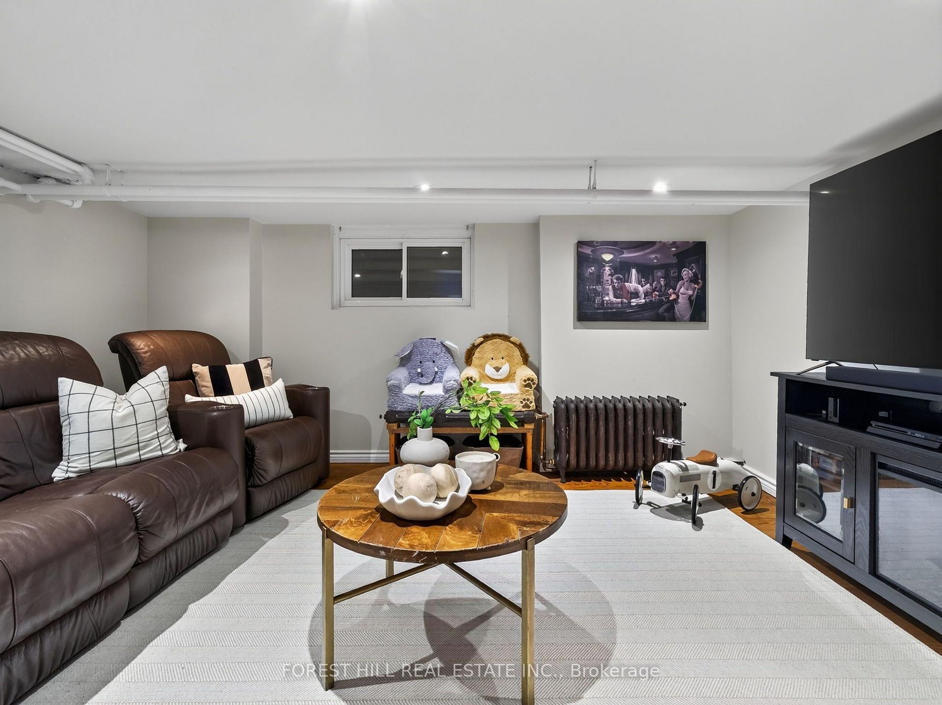 Photo 26 of 25 Castlewood Road, Toronto, Lawrence Park South — HOMEH