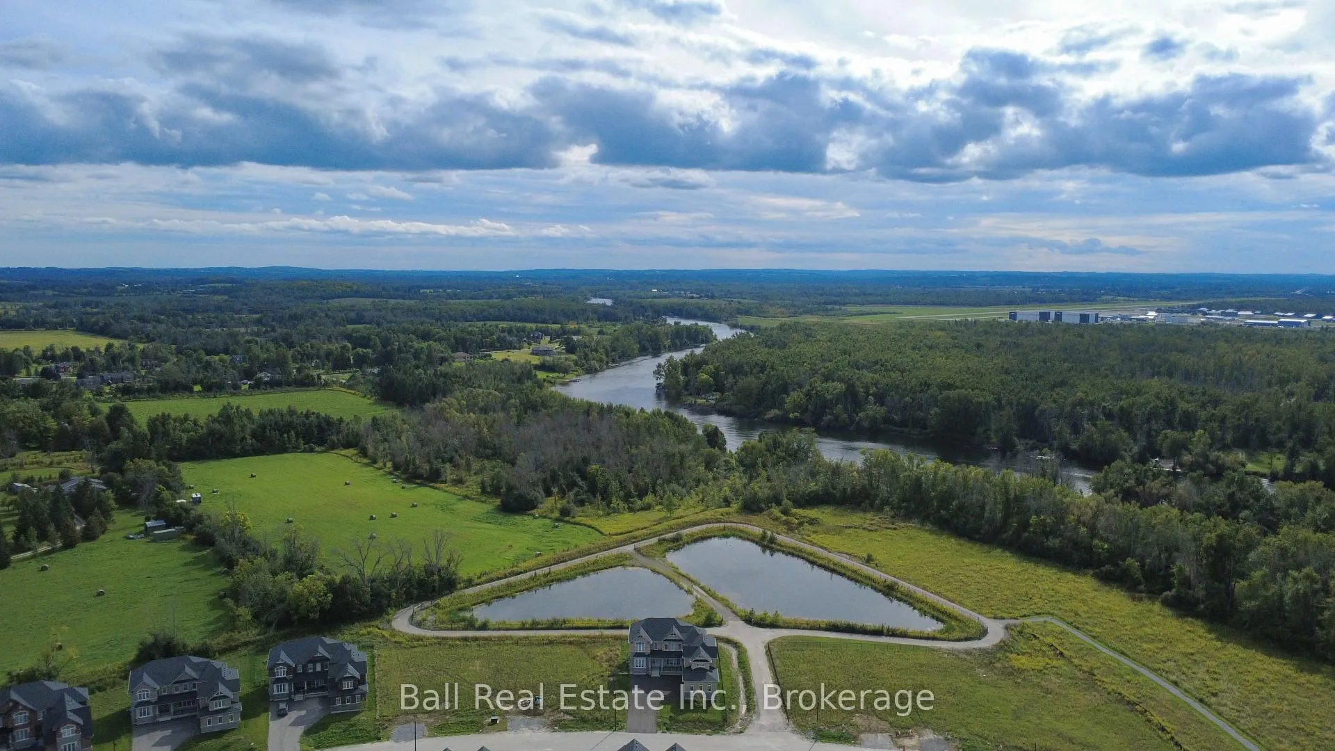 Photo 3 of 76 Golden Meadows Drive, Otonabee-South Monaghan — HOMEH