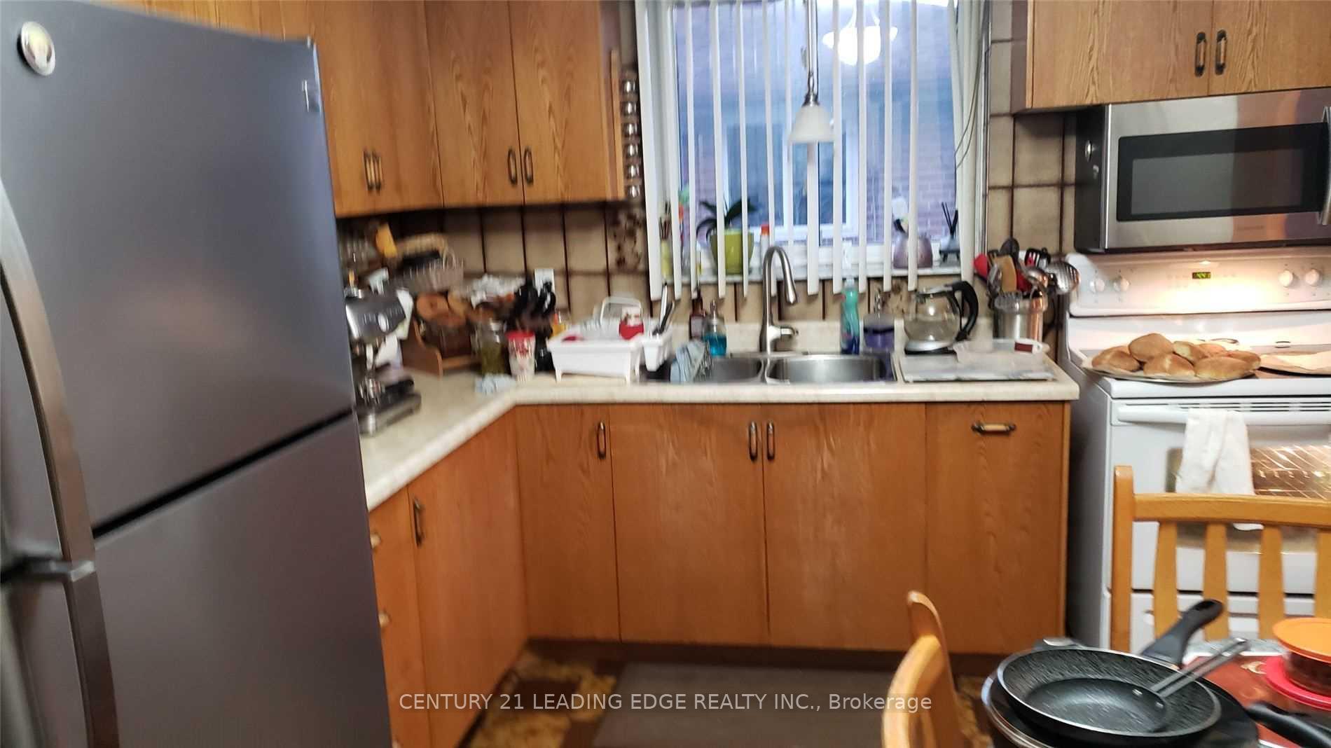Photo 34 of 12 Bamford Crescent, North York, Black Creek — HOMEH