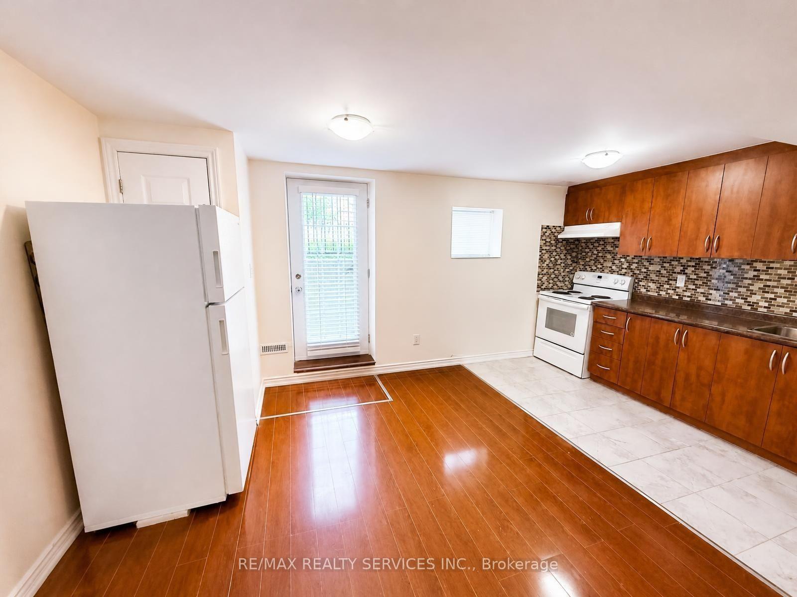 Photo 4 of Unit Basement, 347 Edenbrook Hill Drive, Brampton, Fletcher's Meadow — HOMEH