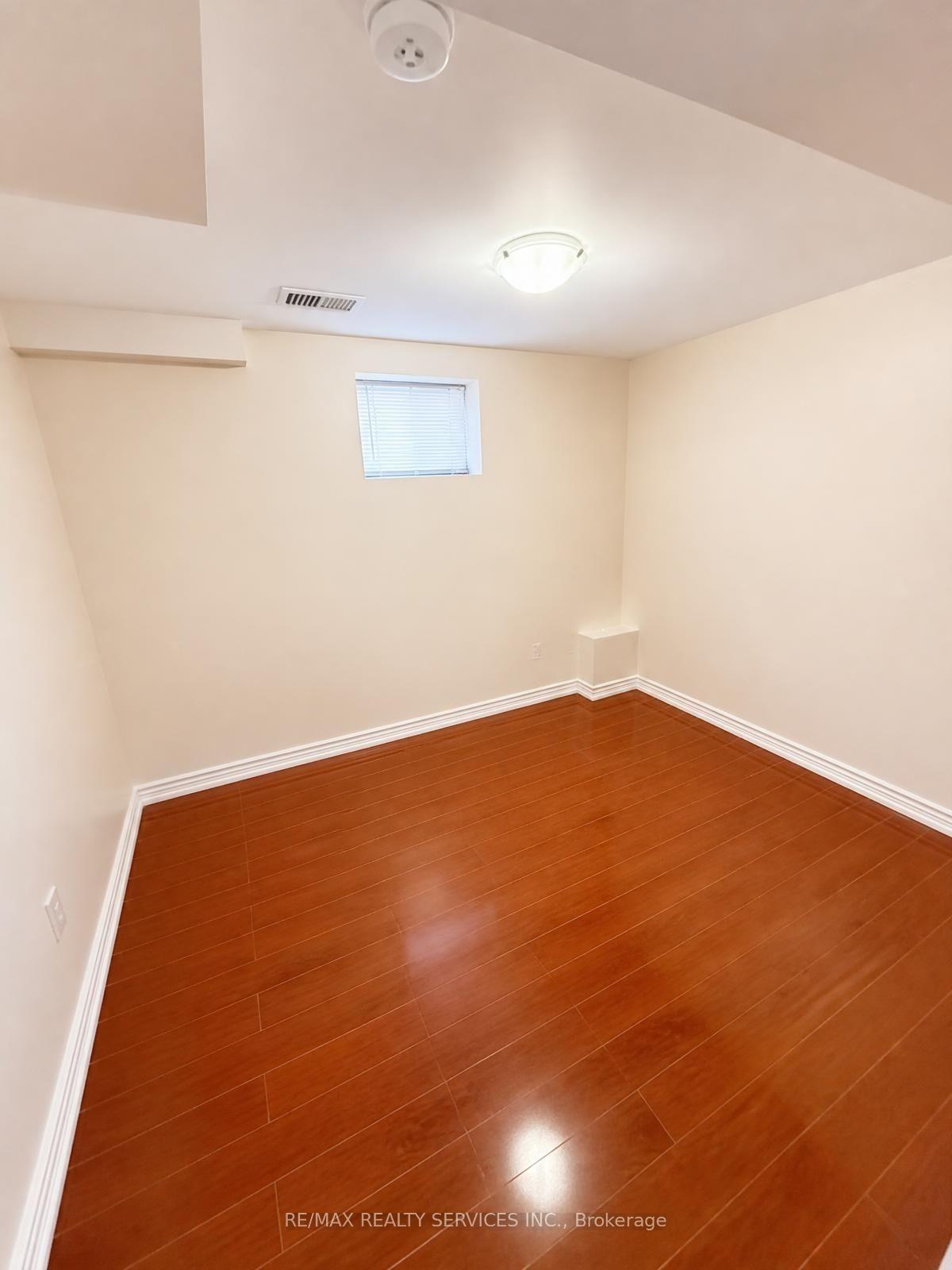 Photo 8 of Unit Basement, 347 Edenbrook Hill Drive, Brampton, Fletcher's Meadow — HOMEH