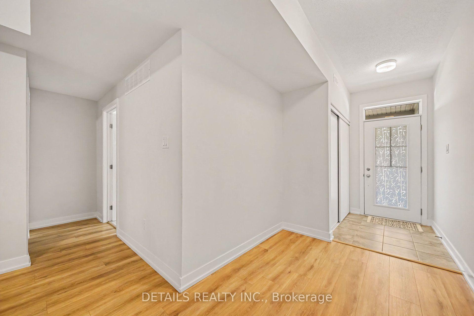 Photo 4 of 214 Anyolite Private, Ottawa, Barrhaven - Heritage Park — HOMEH