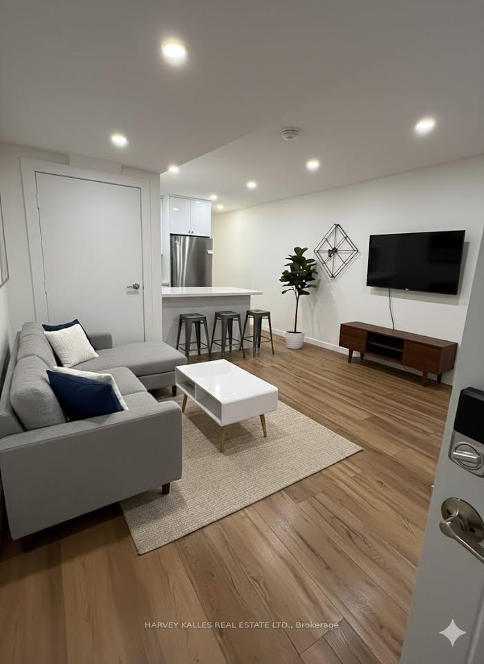 Photo of Unit Lower, 557 Crawford Street