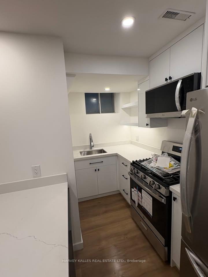 Photo 3 of Unit Lower, 557 Crawford Street, Toronto, Palmerston-Little Italy — HOMEH