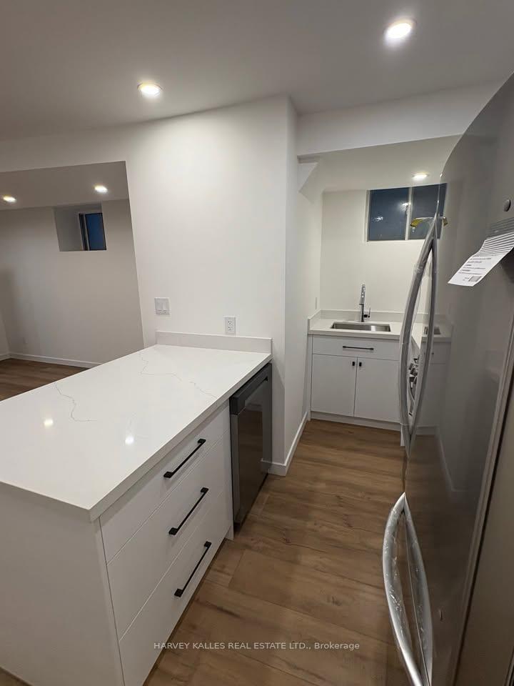 Photo 4 of Unit Lower, 557 Crawford Street, Toronto, Palmerston-Little Italy — HOMEH