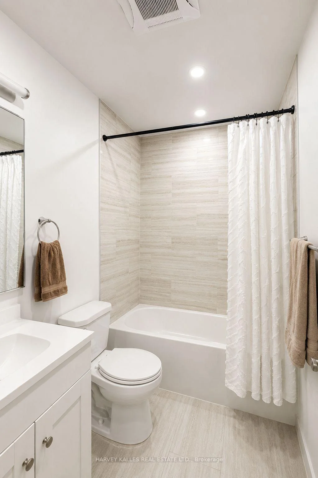 Photo 10 of Unit Lower, 557 Crawford Street, Toronto, Palmerston-Little Italy — HOMEH