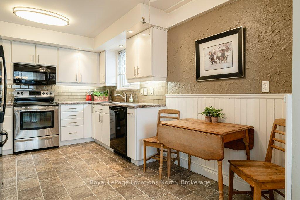 Photo 15 of 269 Pine Drive, Barrie, Bayshore — HOMEH