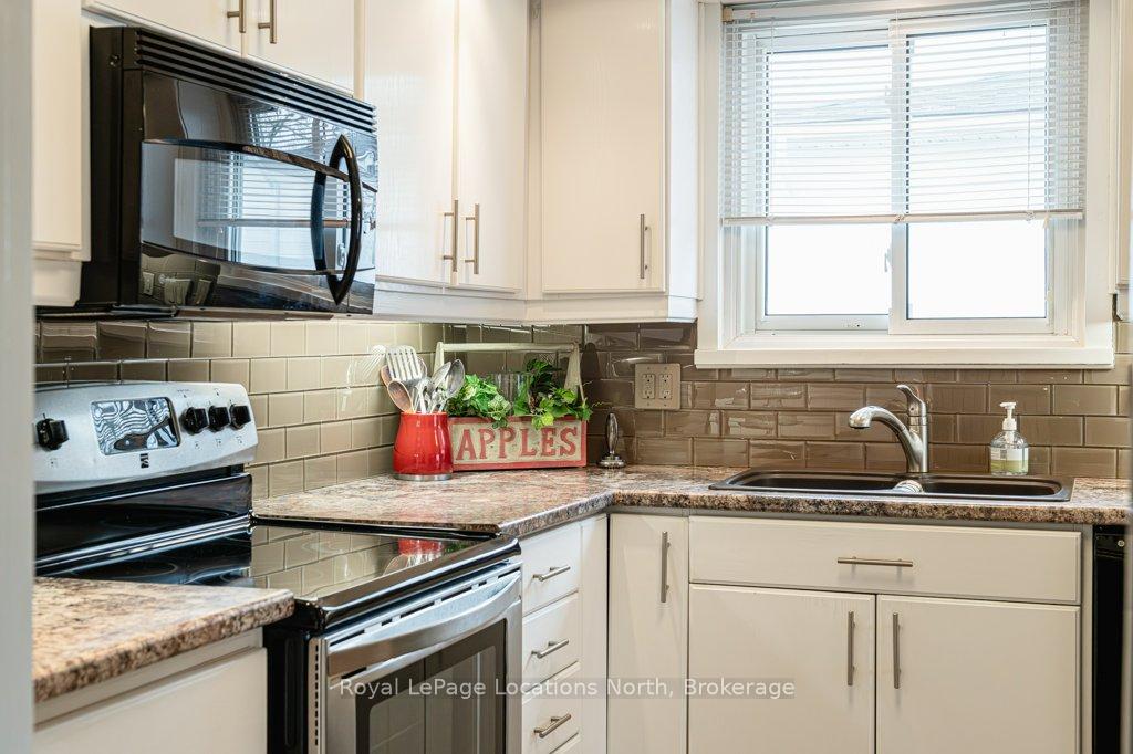 Photo 19 of 269 Pine Drive, Barrie, Bayshore — HOMEH