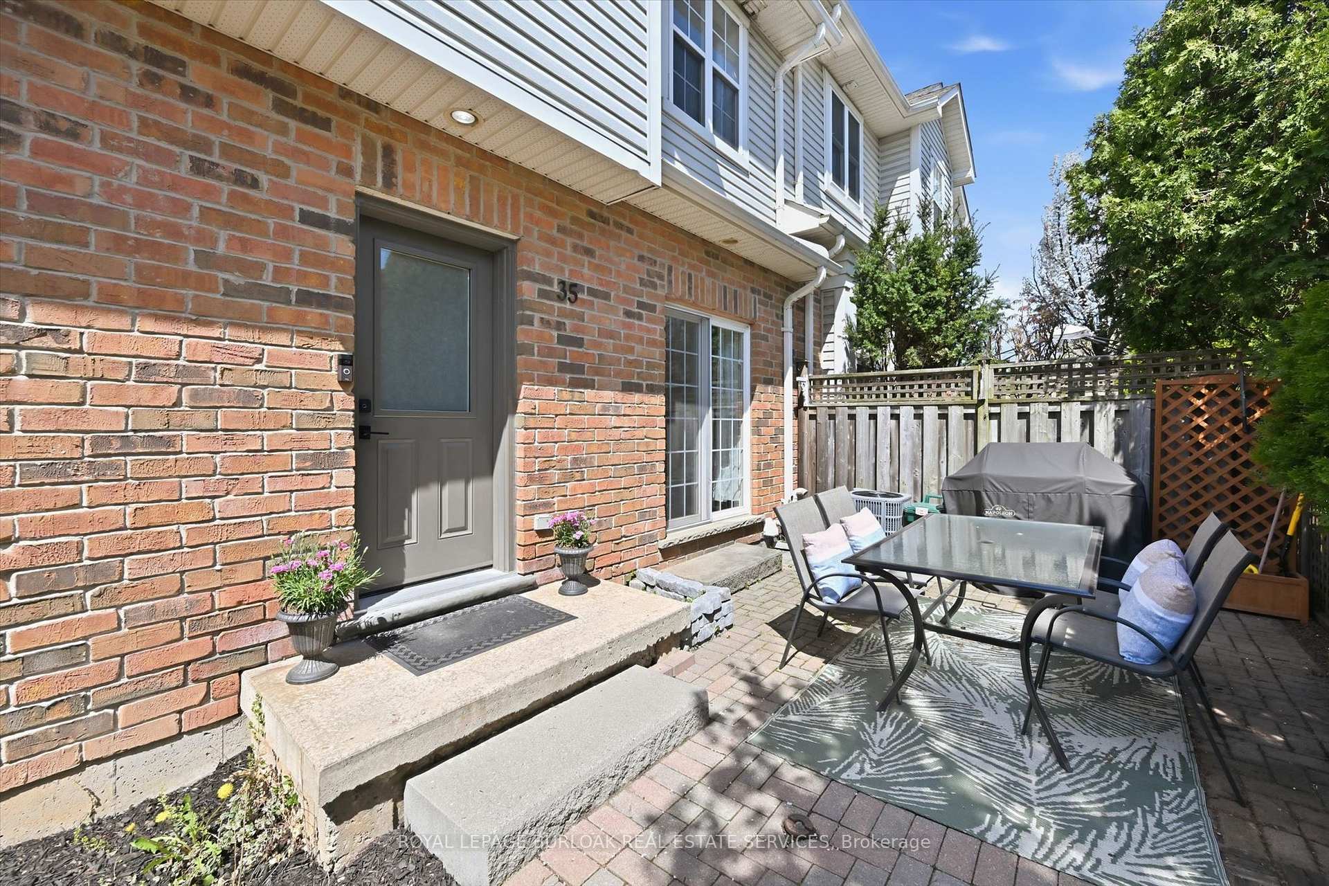 Photo 2 of Unit 35, 1085 Harrogate Drive, Hamilton, Meadowlands — HOMEH