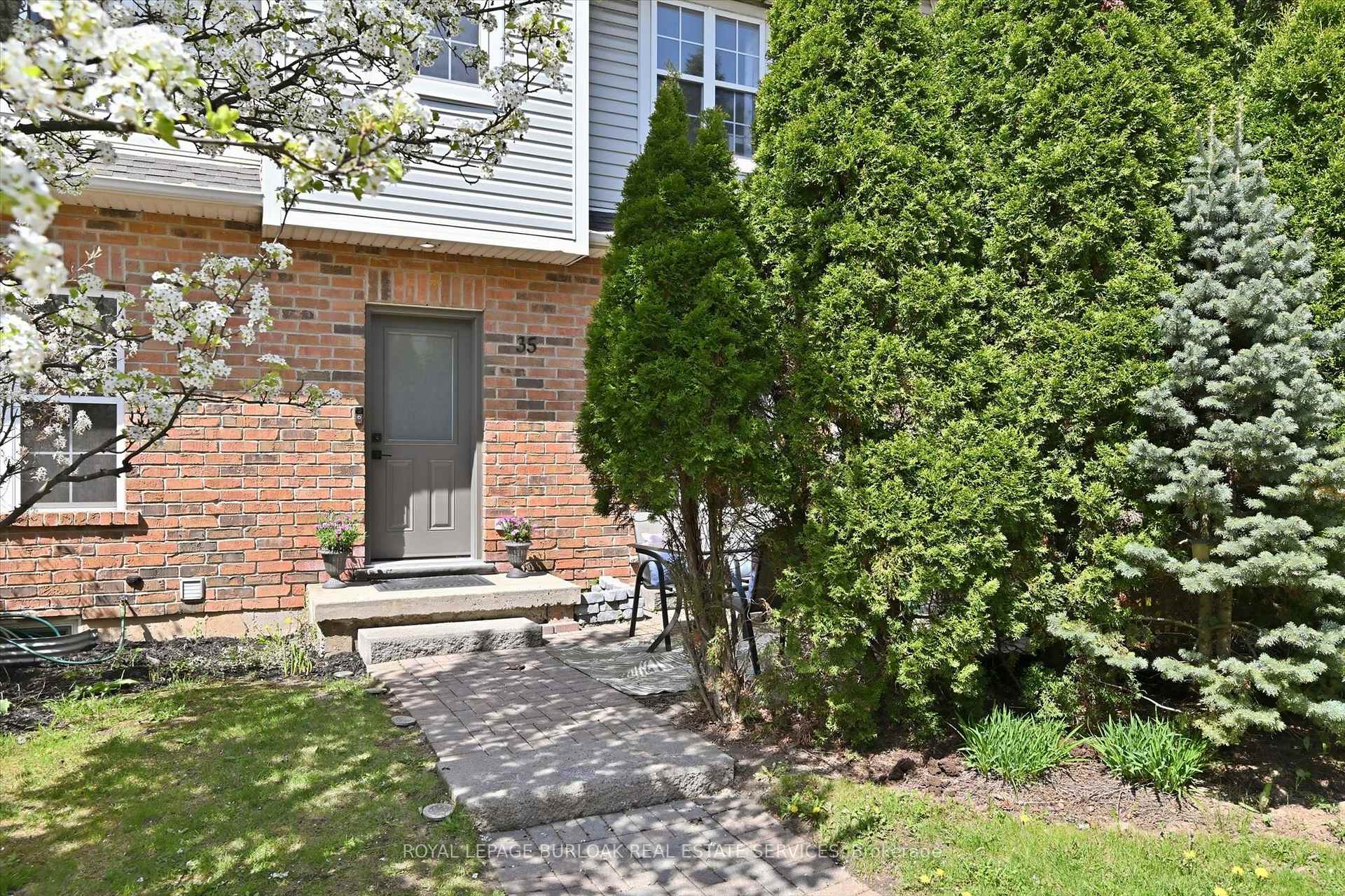Photo 4 of Unit 35, 1085 Harrogate Drive, Hamilton, Meadowlands — HOMEH