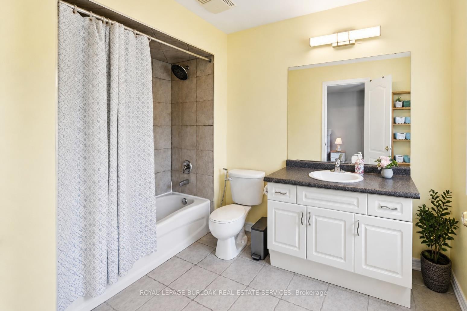 Photo 29 of Unit 35, 1085 Harrogate Drive, Hamilton, Meadowlands — HOMEH