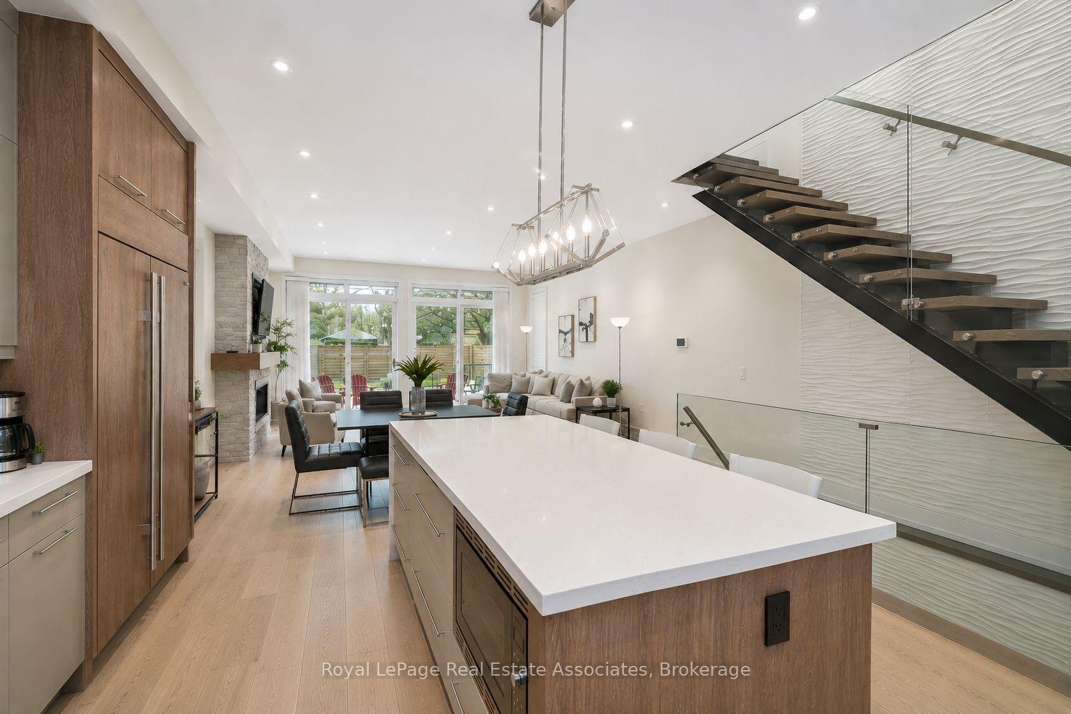 Photo 5 of 63 Troy Street, Mississauga, Mineola — HOMEH