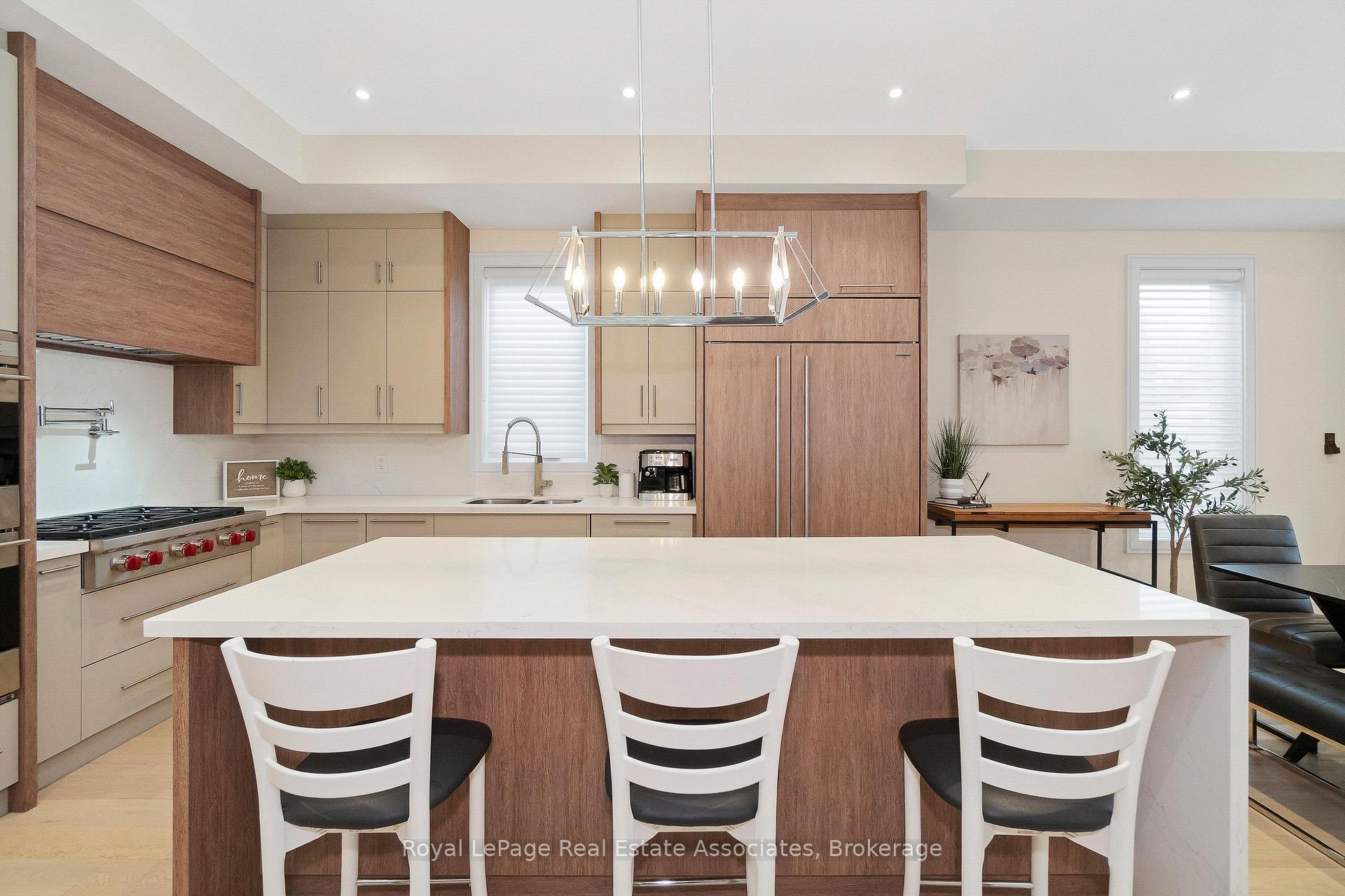 Photo 7 of 63 Troy Street, Mississauga, Mineola — HOMEH