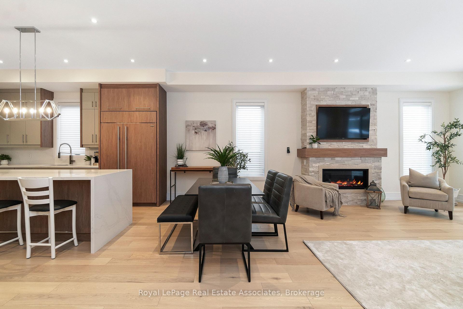 Photo 9 of 63 Troy Street, Mississauga, Mineola — HOMEH