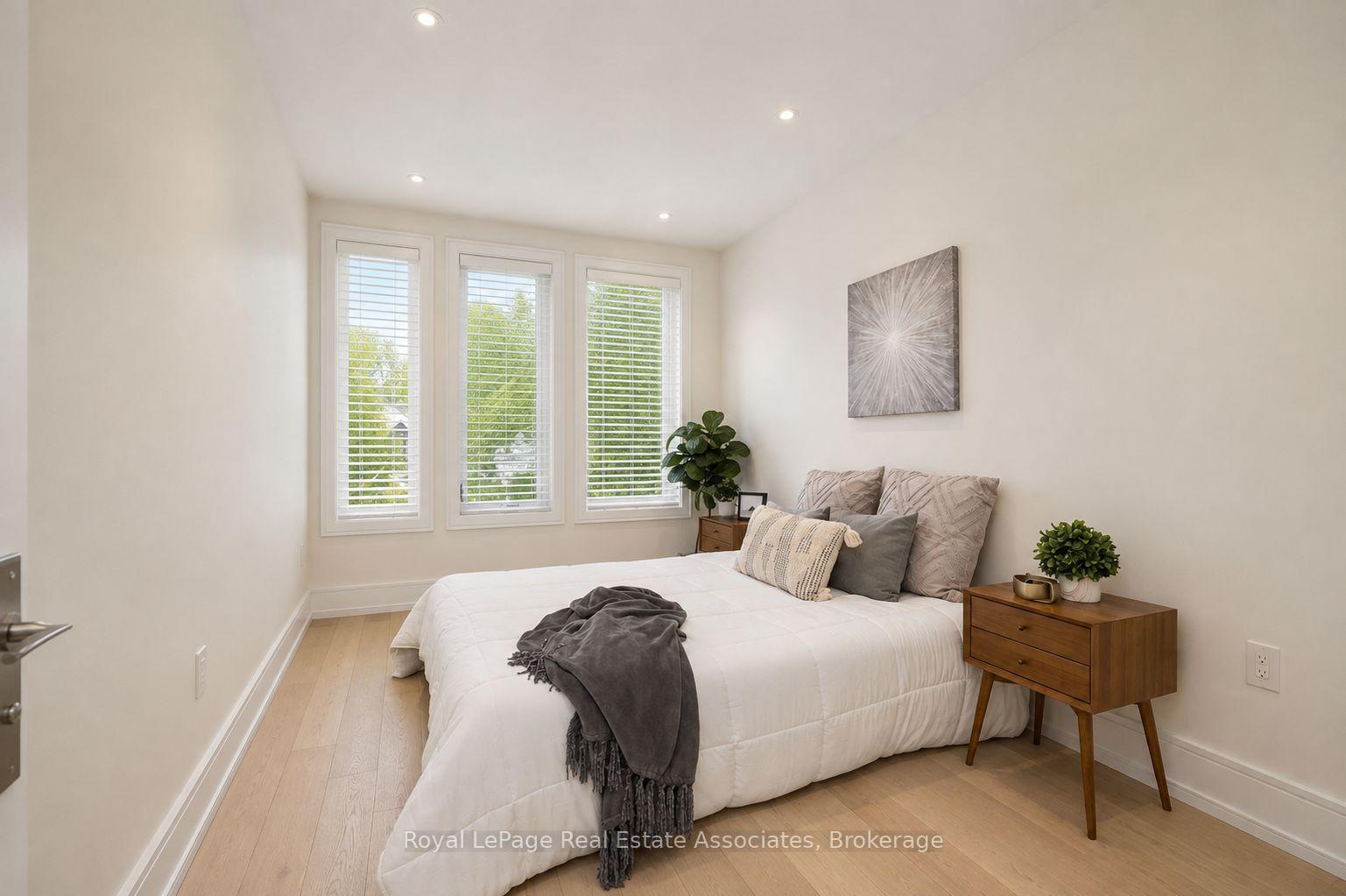 Photo 25 of 63 Troy Street, Mississauga, Mineola — HOMEH
