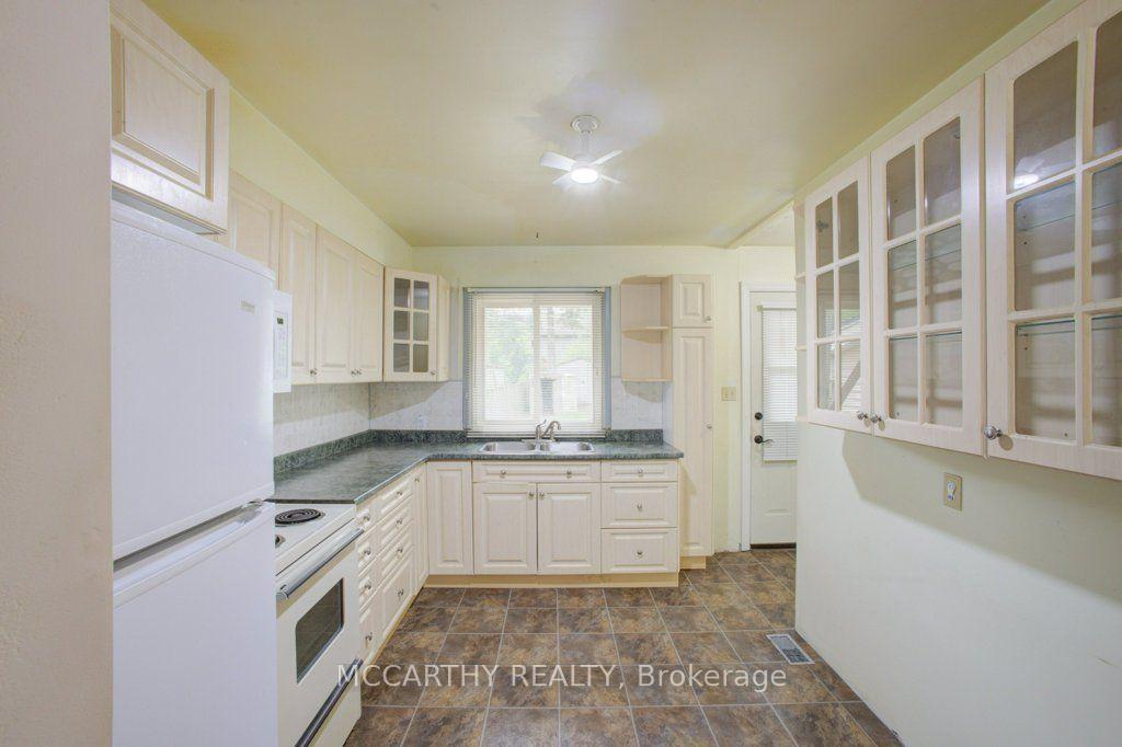 Photo 11 of 20 Sarah Street, Orangeville — HOMEH