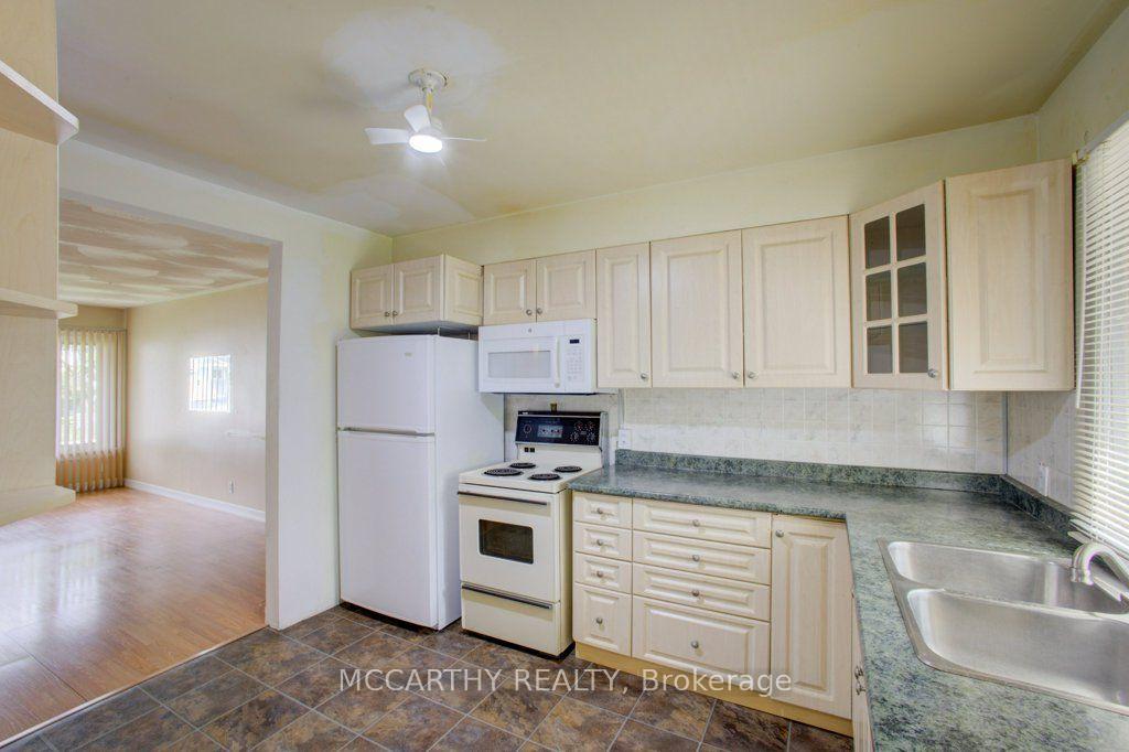 Photo 13 of 20 Sarah Street, Orangeville — HOMEH