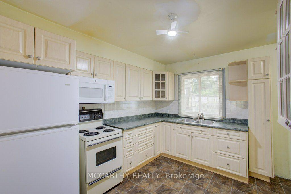 Photo 12 of 20 Sarah Street, Orangeville — HOMEH