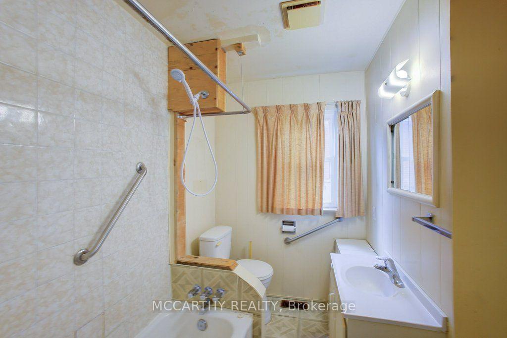 Photo 17 of 20 Sarah Street, Orangeville — HOMEH