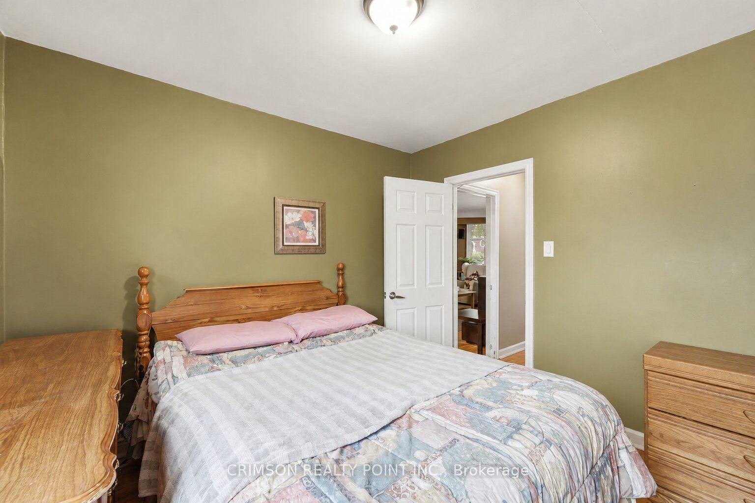 Photo 10 of 119 Rodgers Road, Hamilton, Bartonville — HOMEH
