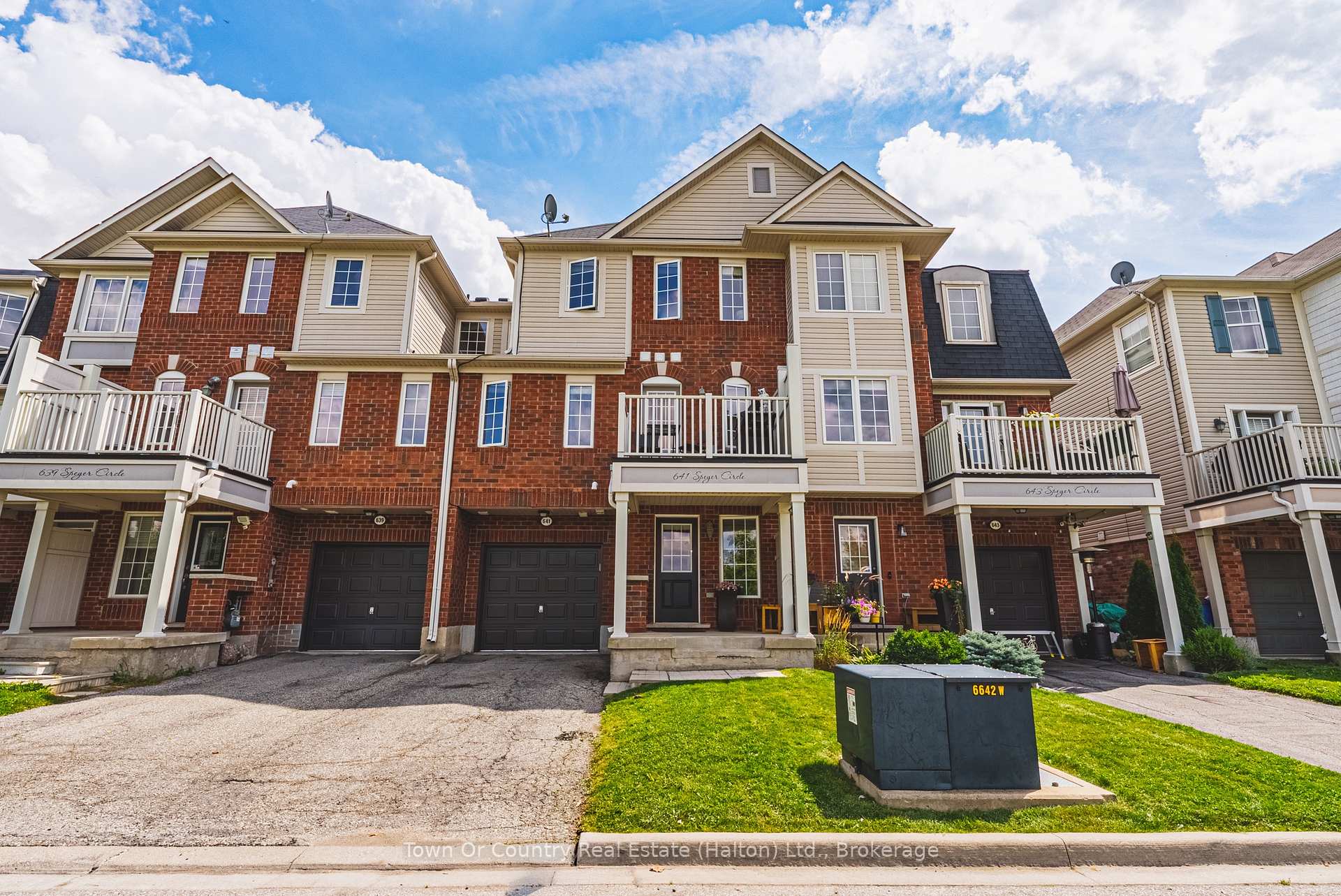 Front of 641 Speyer Circle