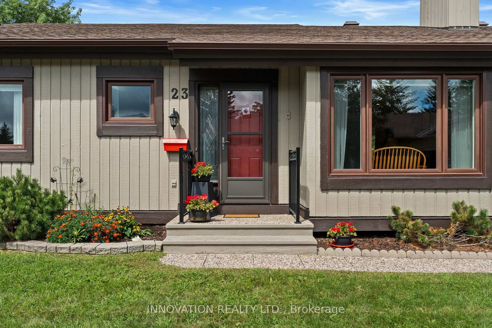 Photo 3 of 23 Glen Abbey Crescent, Ottawa, Stittsville (Central) — HOMEH