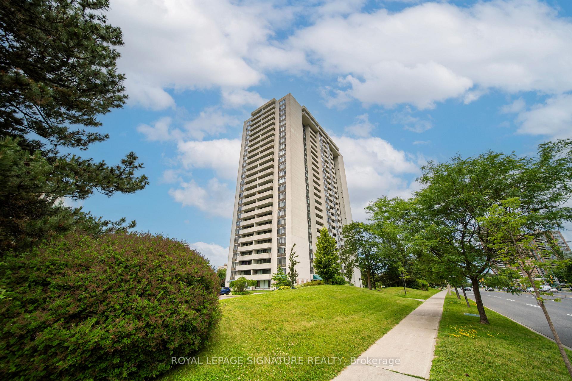 Photo 3 of Unit 1506, 3300 Don Mills Road, North York, Don Valley Village — HOMEH
