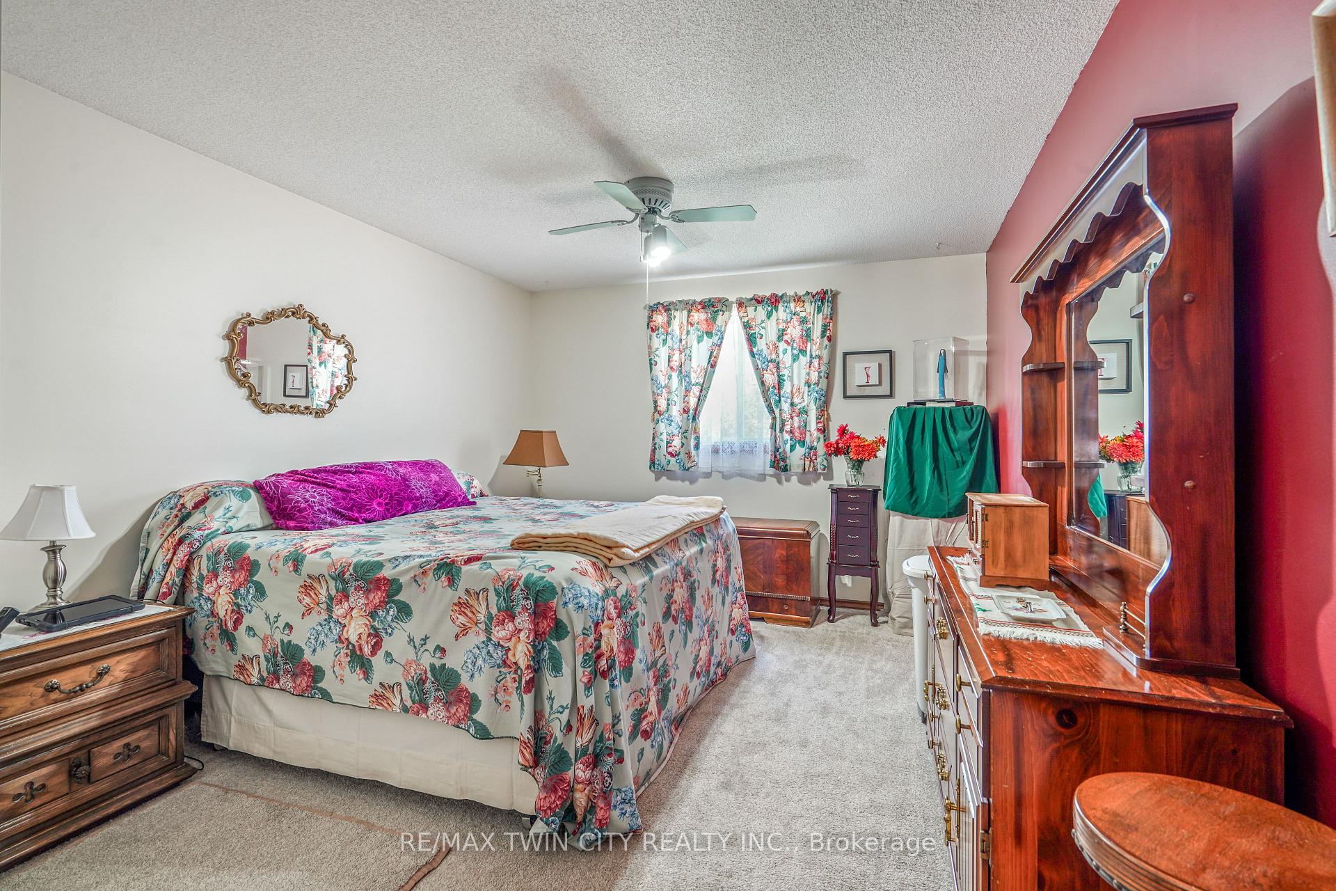 Photo 14 of 58 Arbor Drive, Brantford, Lynden Hills — HOMEH