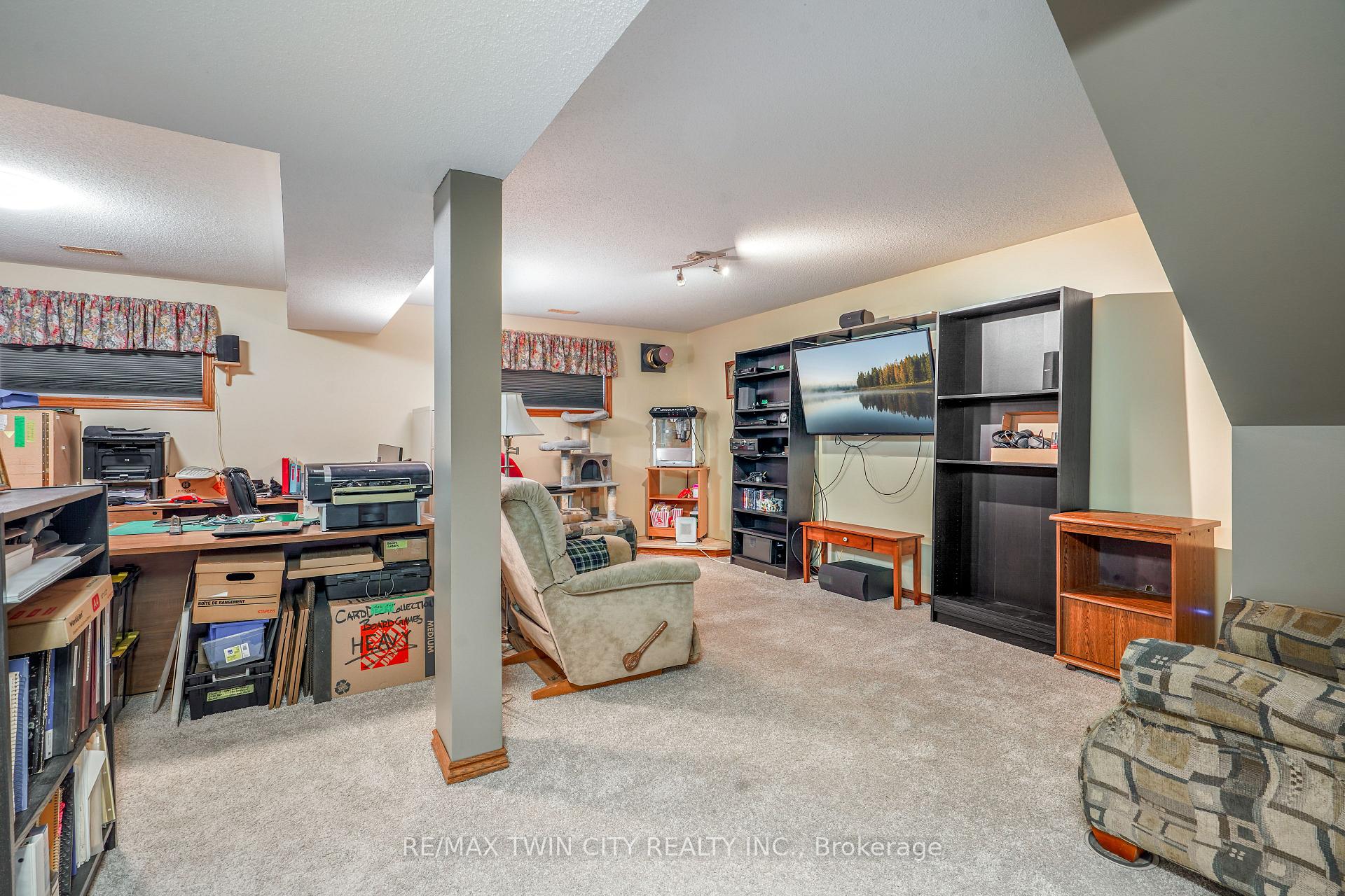 Photo 18 of 58 Arbor Drive, Brantford, Lynden Hills — HOMEH