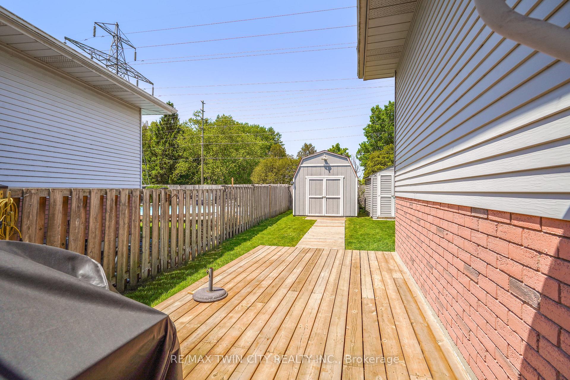 Photo 23 of 58 Arbor Drive, Brantford, Lynden Hills — HOMEH