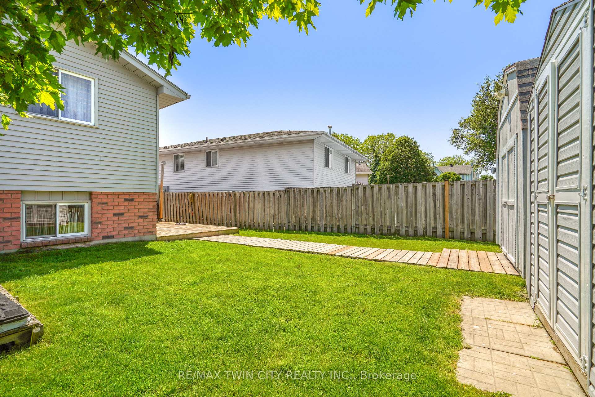Photo 26 of 58 Arbor Drive, Brantford, Lynden Hills — HOMEH