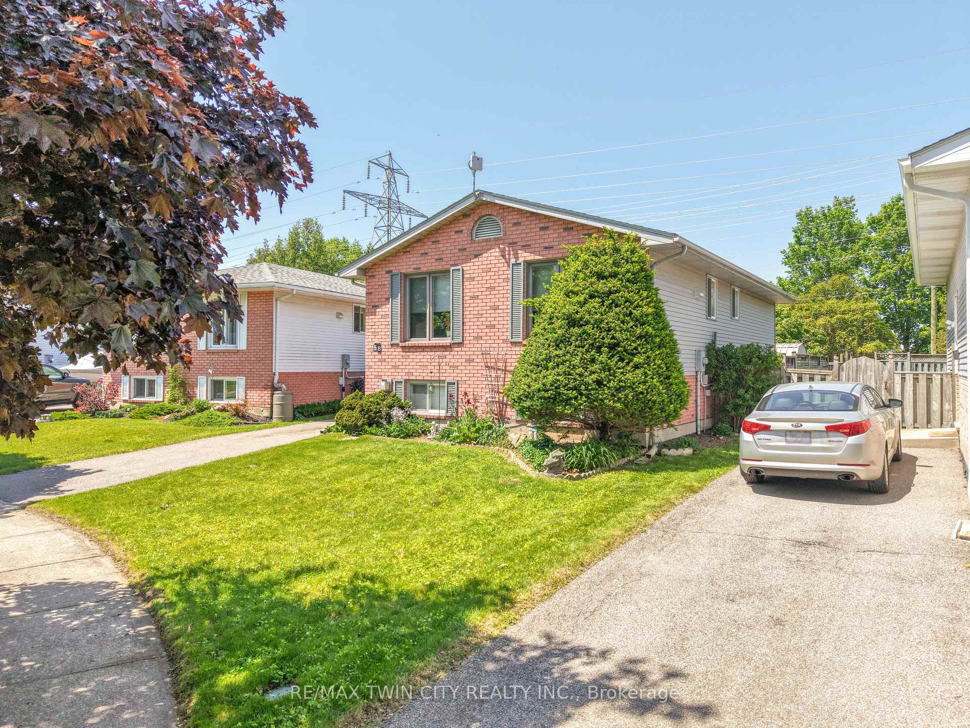 Photo 30 of 58 Arbor Drive, Brantford, Lynden Hills — HOMEH