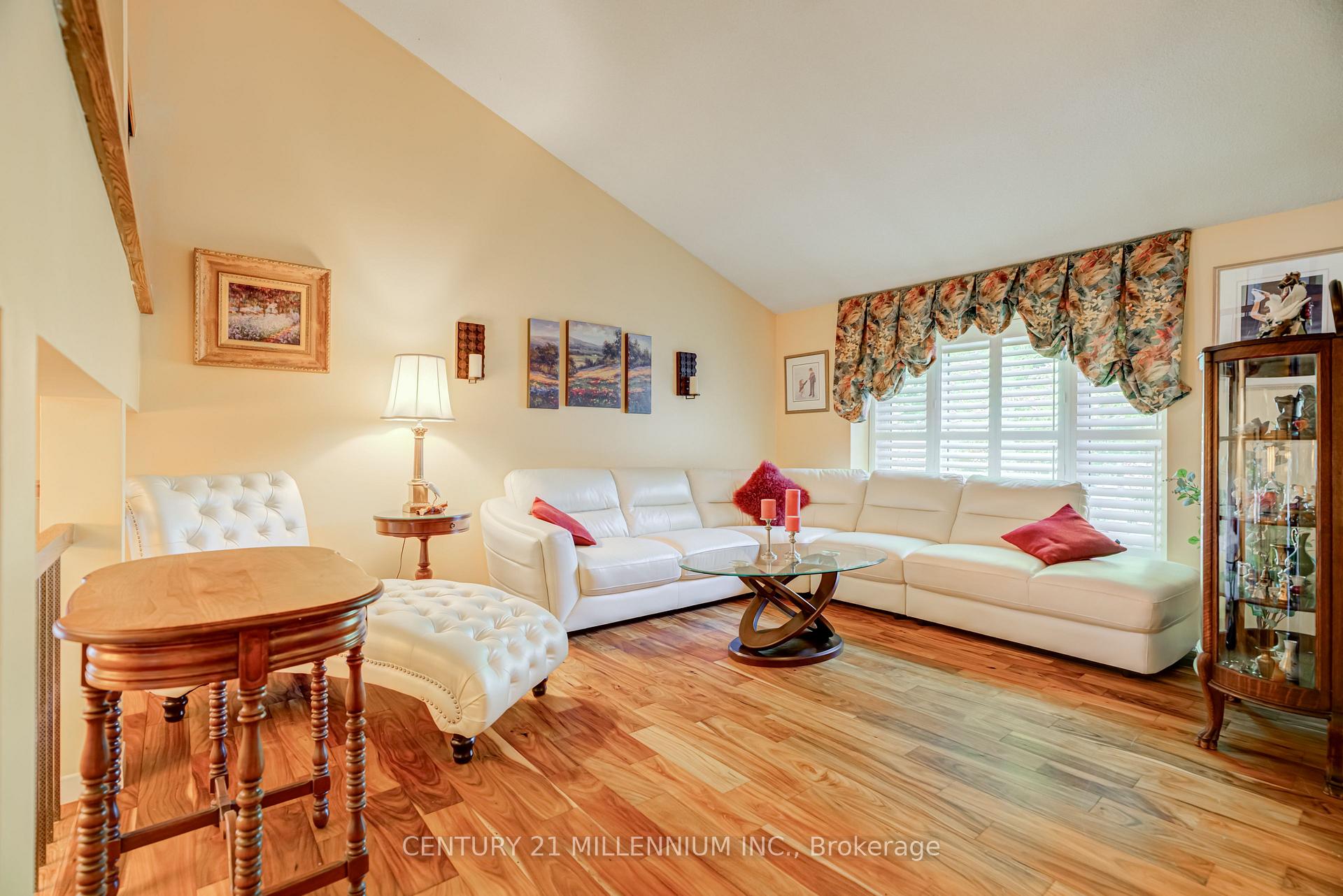 Photo 6 of 31 Mansfield Street, Brampton, Central Park — HOMEH