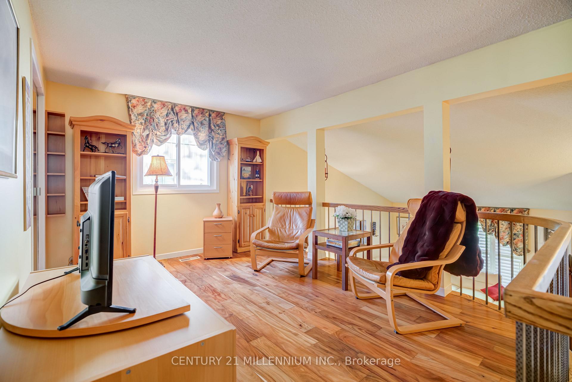 Photo 9 of 31 Mansfield Street, Brampton, Central Park — HOMEH