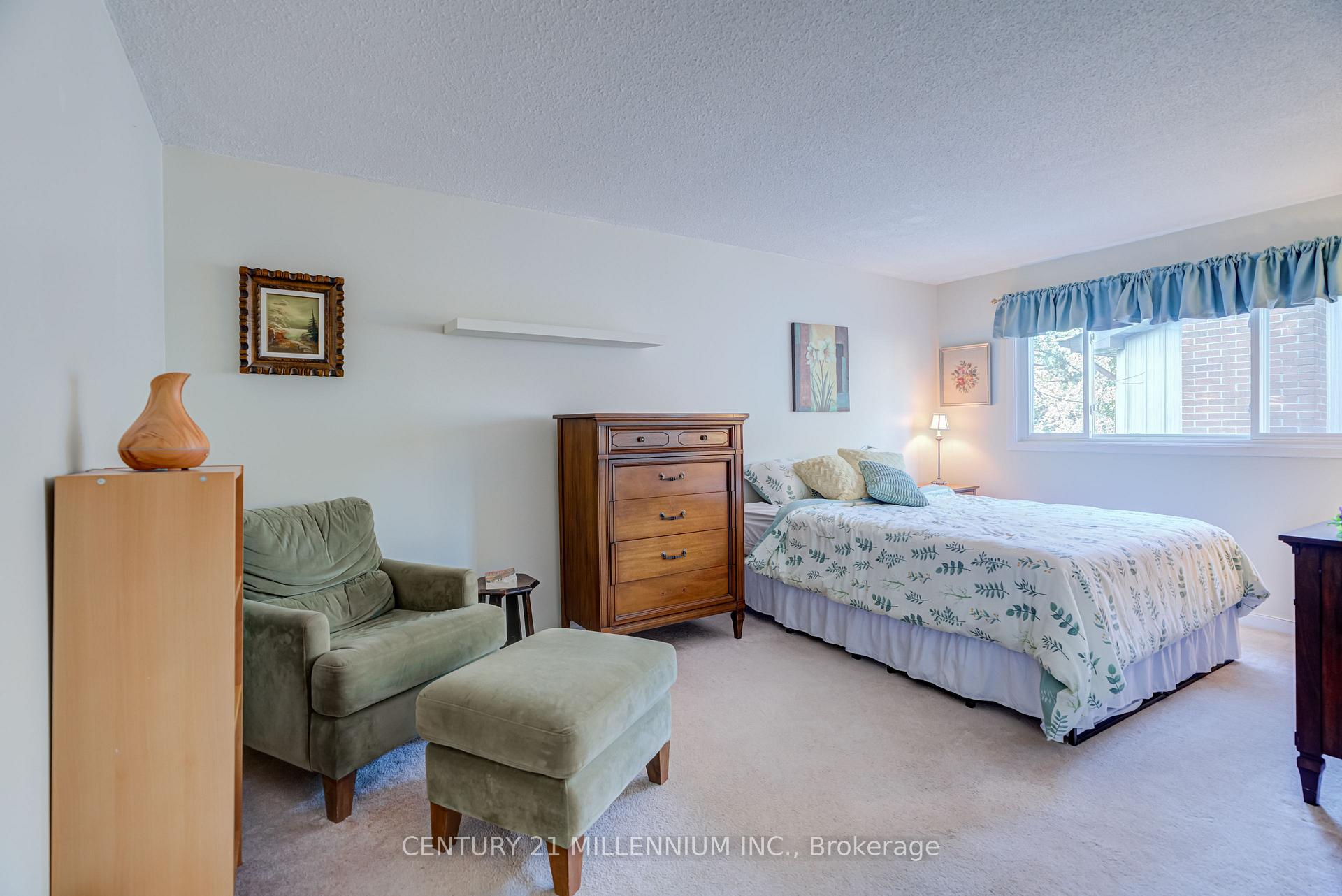 Photo 16 of 31 Mansfield Street, Brampton, Central Park — HOMEH