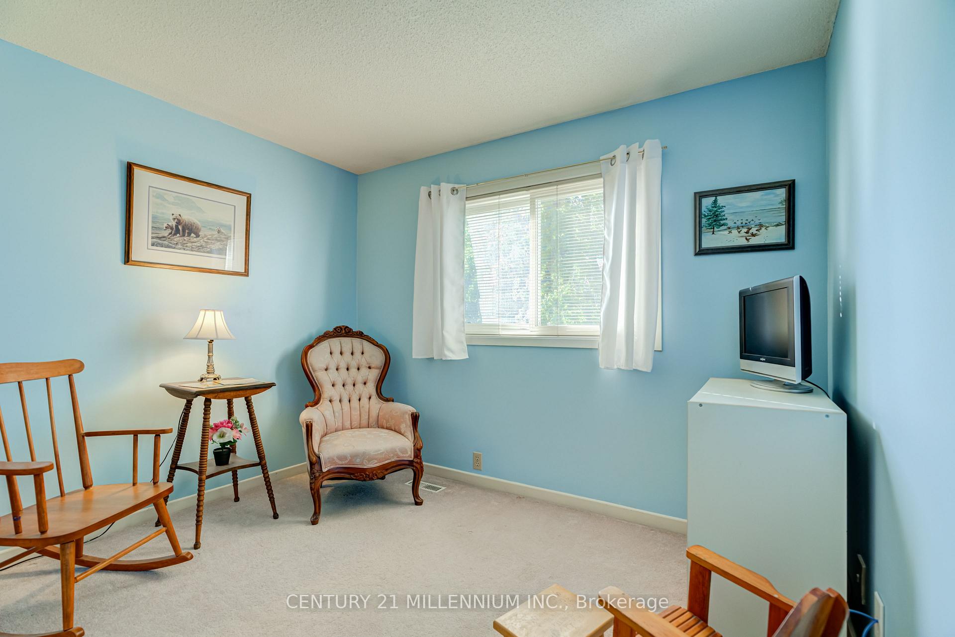 Photo 18 of 31 Mansfield Street, Brampton, Central Park — HOMEH