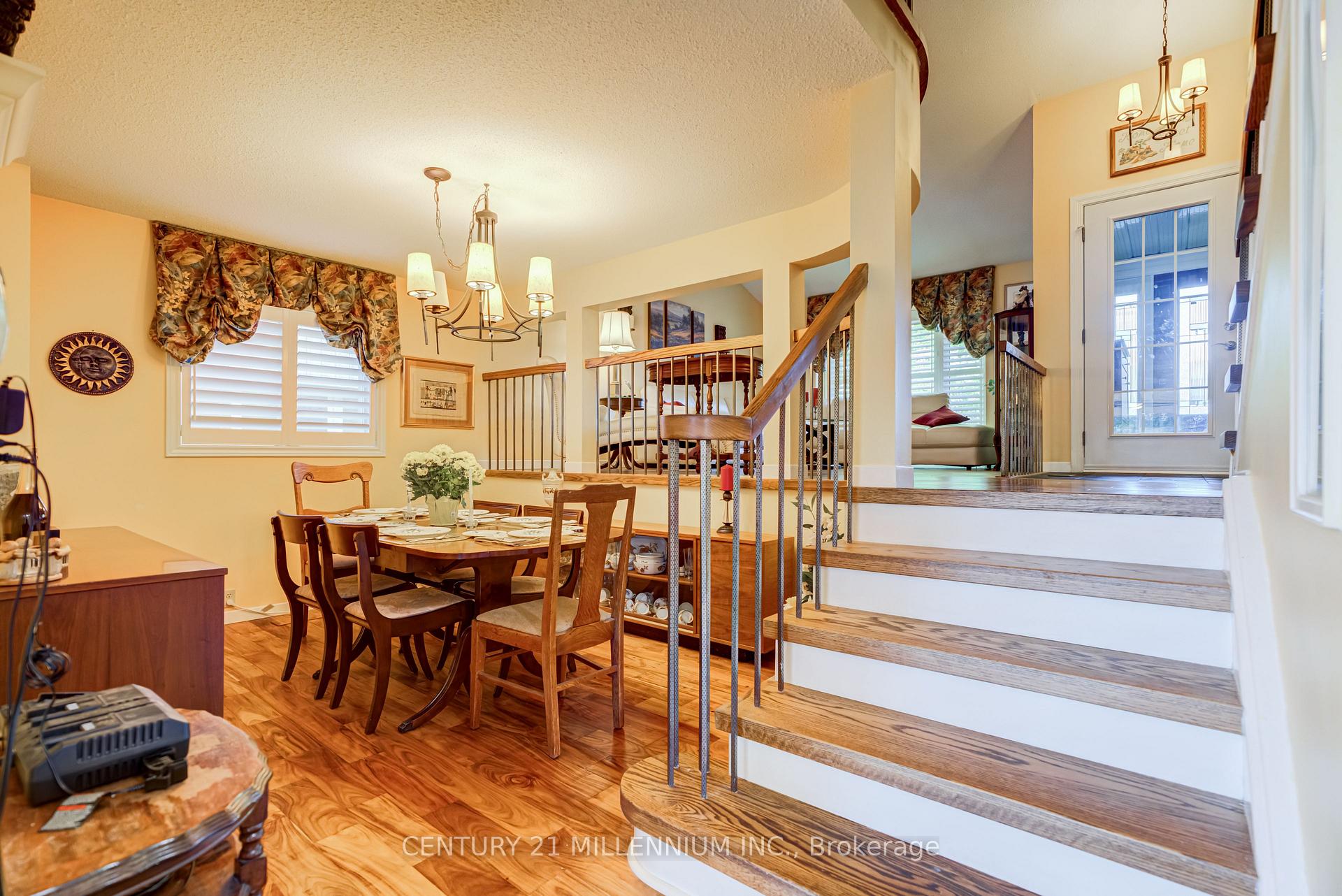 Photo 21 of 31 Mansfield Street, Brampton, Central Park — HOMEH