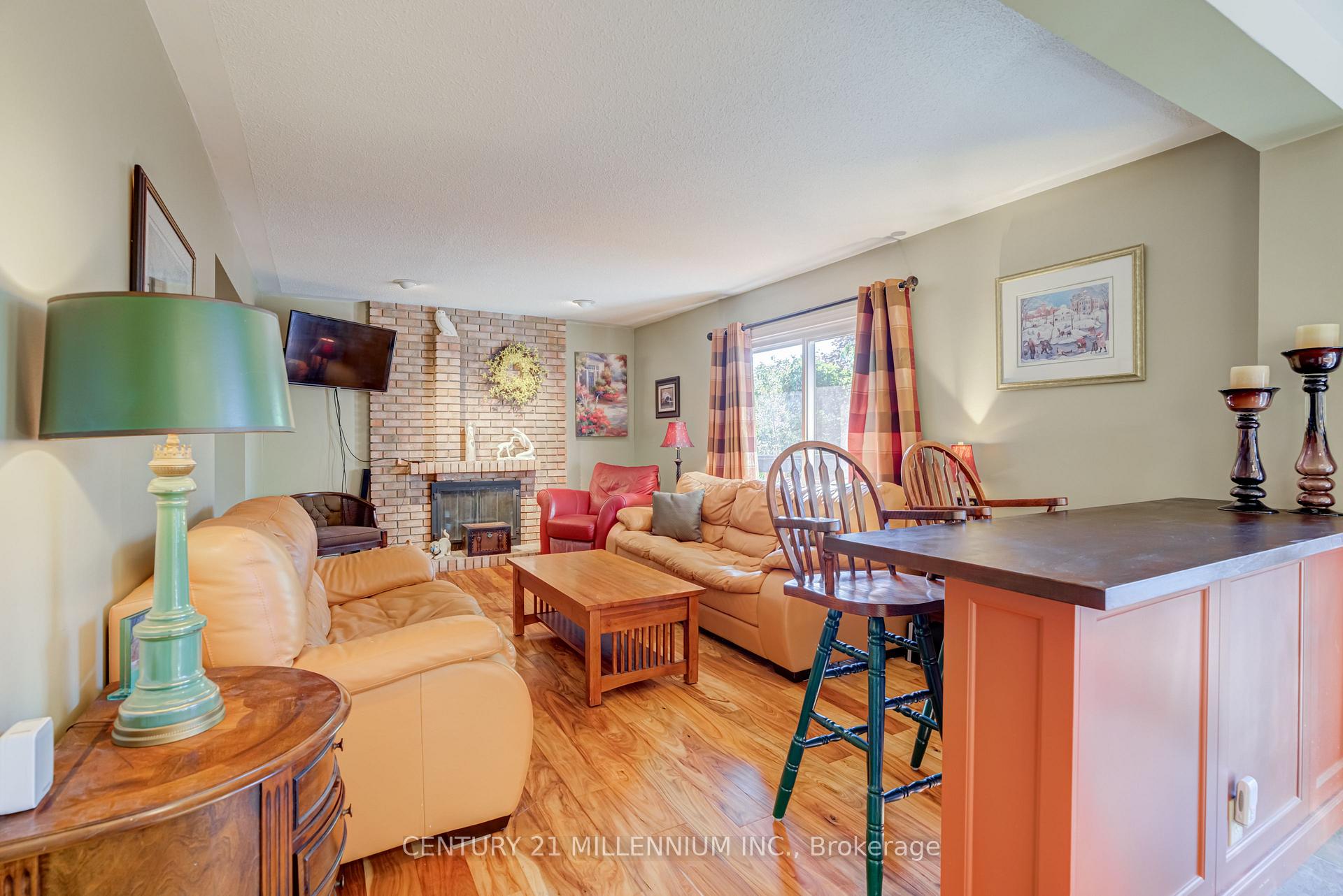 Photo 23 of 31 Mansfield Street, Brampton, Central Park — HOMEH