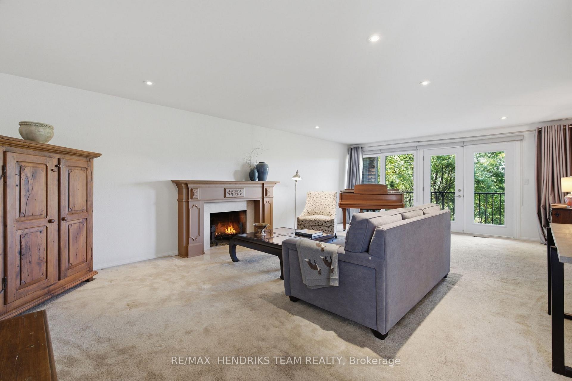 Photo 7 of 10 Vergorda Circle, St. Catharines, Glendale/Glenridge — HOMEH