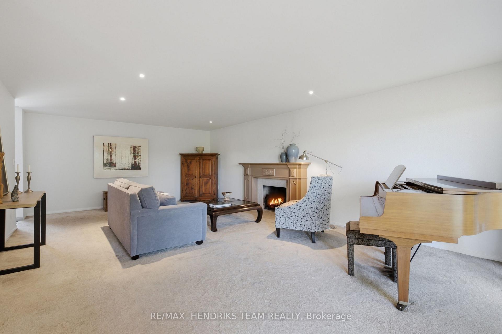 Photo 10 of 10 Vergorda Circle, St. Catharines, Glendale/Glenridge — HOMEH
