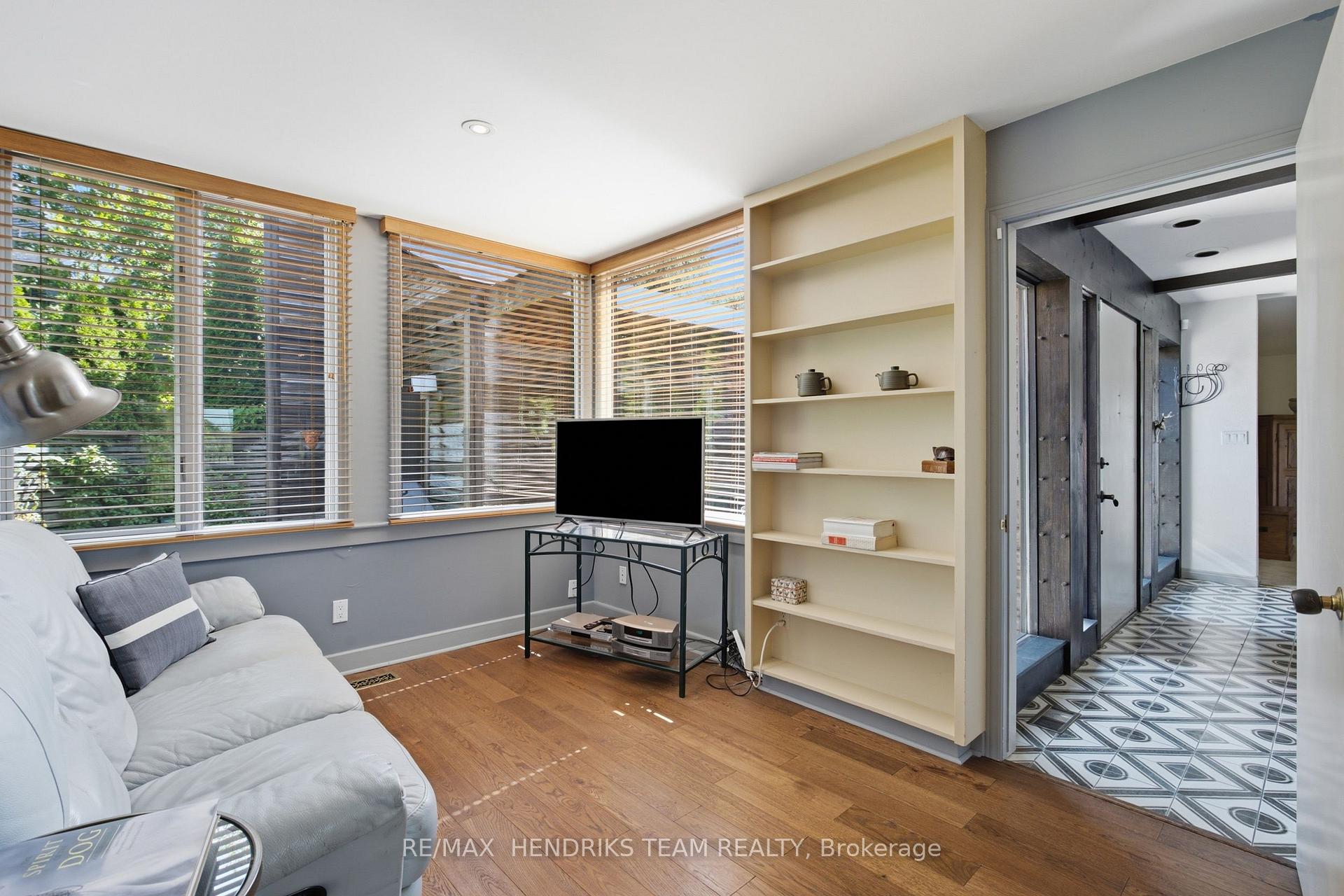 Photo 18 of 10 Vergorda Circle, St. Catharines, Glendale/Glenridge — HOMEH