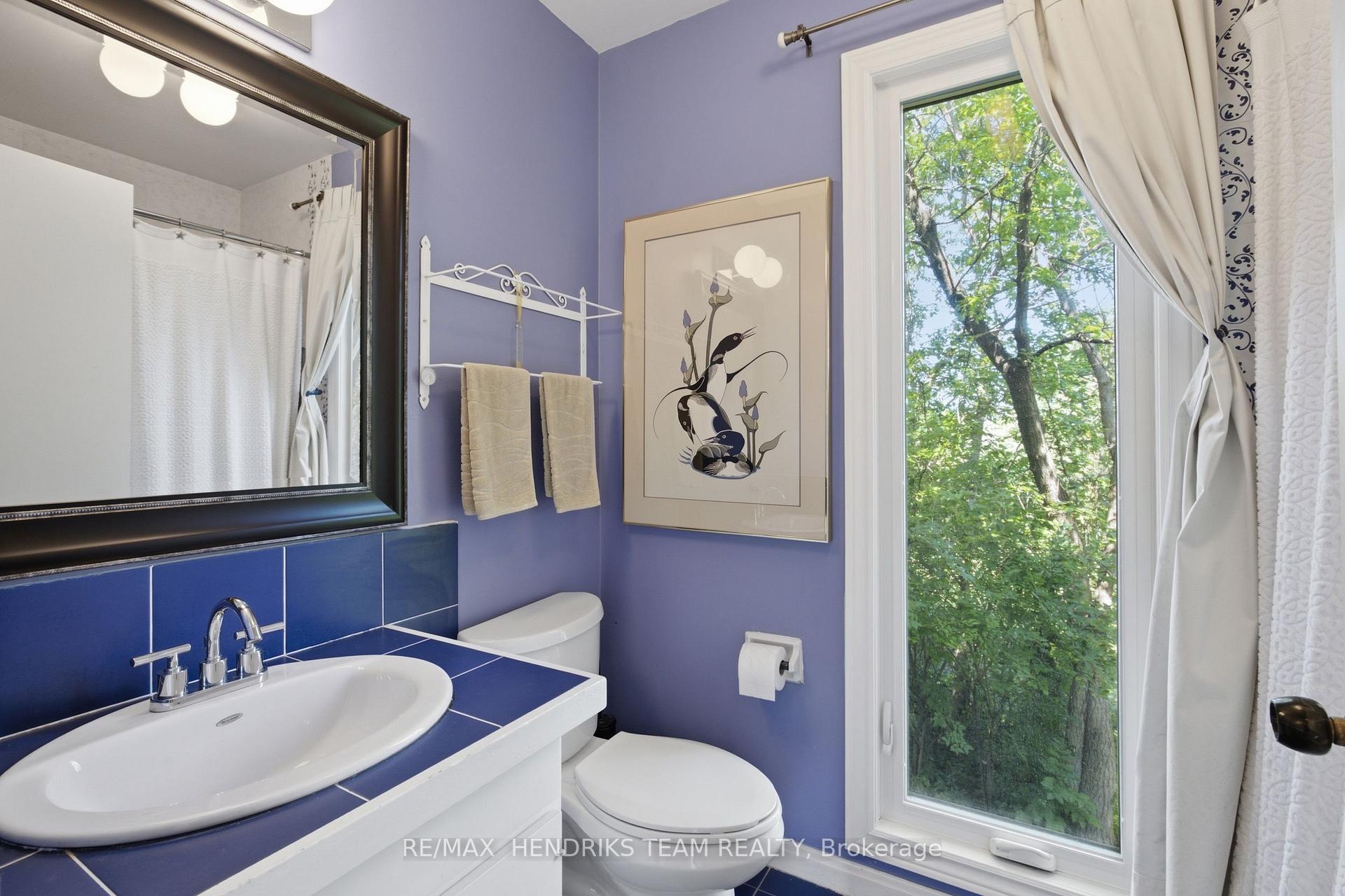 Photo 21 of 10 Vergorda Circle, St. Catharines, Glendale/Glenridge — HOMEH